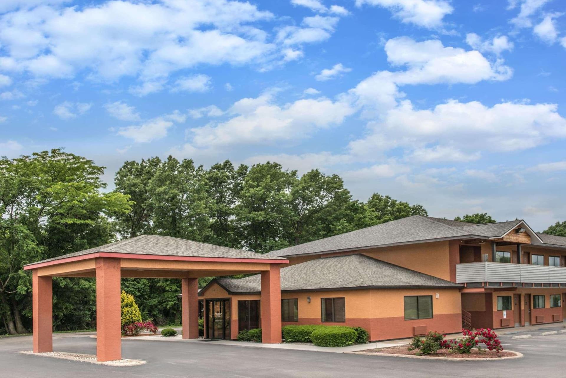 Days Inn by Wyndham Kingdom City featured exterior or lobby in Kingdom City, MO — similar hotel
