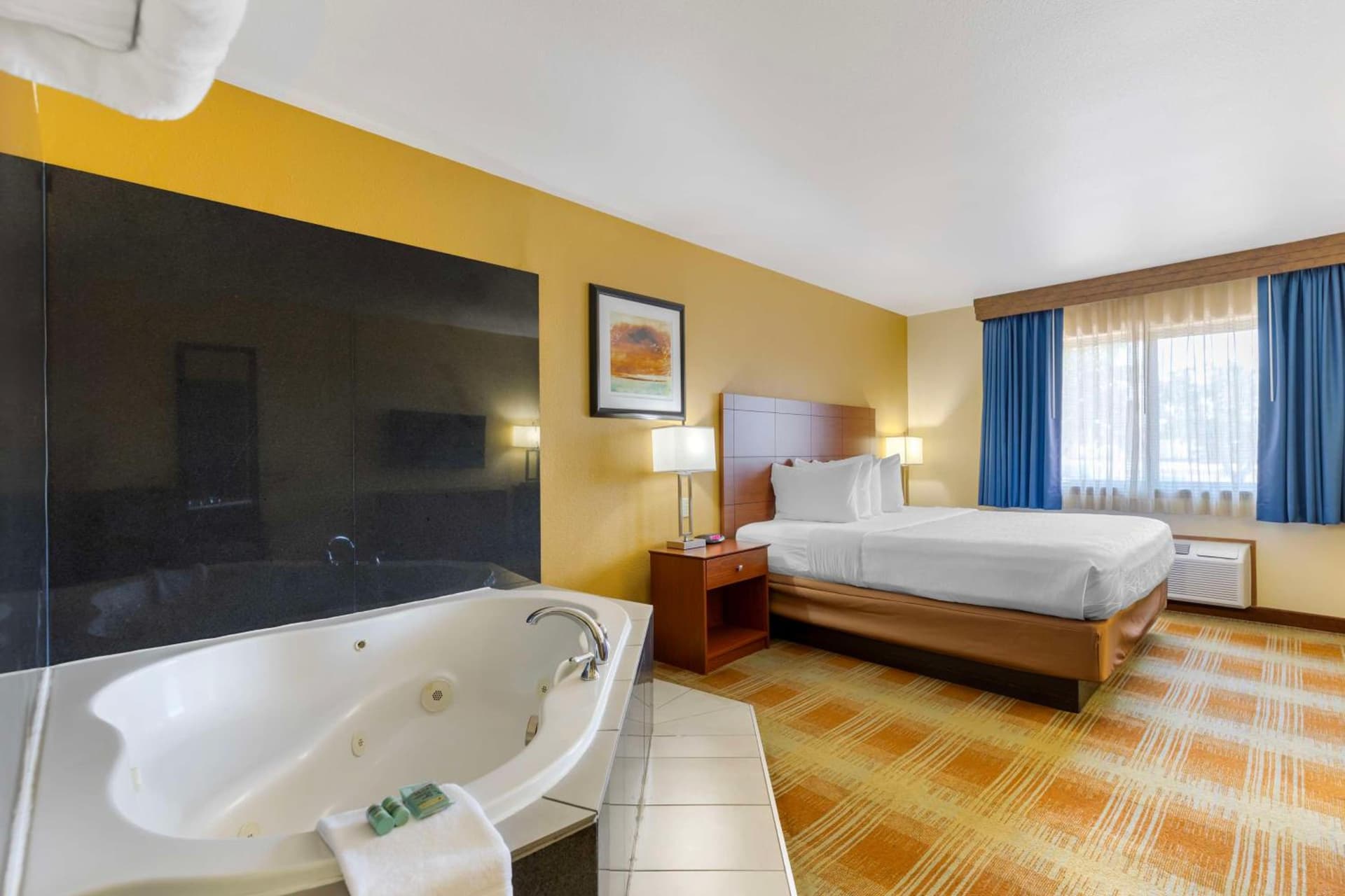 Best Western Kiva Inn interior in Fort Collins, CO — gallery photo 2