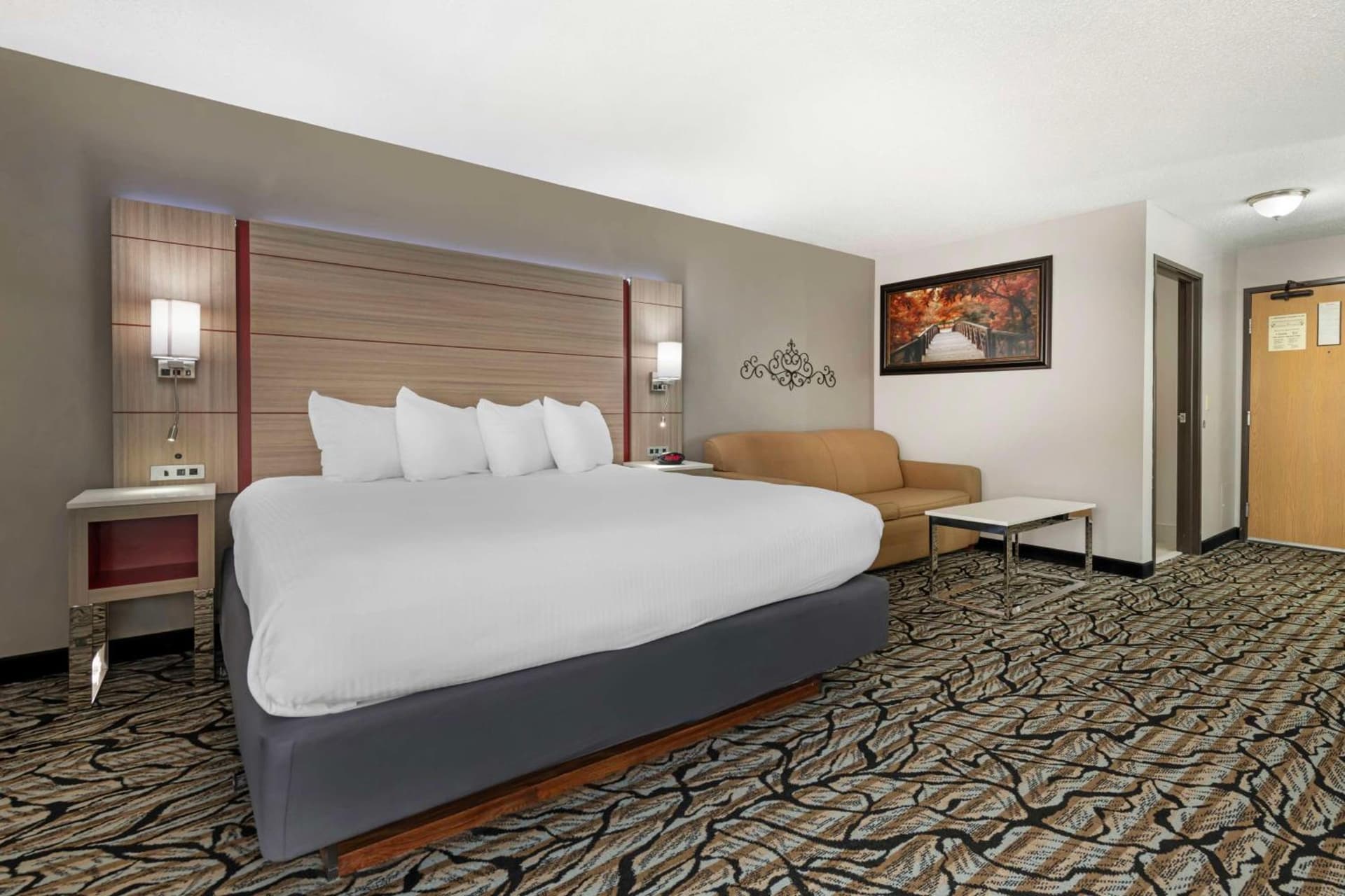 Best Western Plus Albert Lea I-90/I-35 Hotel property views in Albert Lea, MN — gallery photo 3