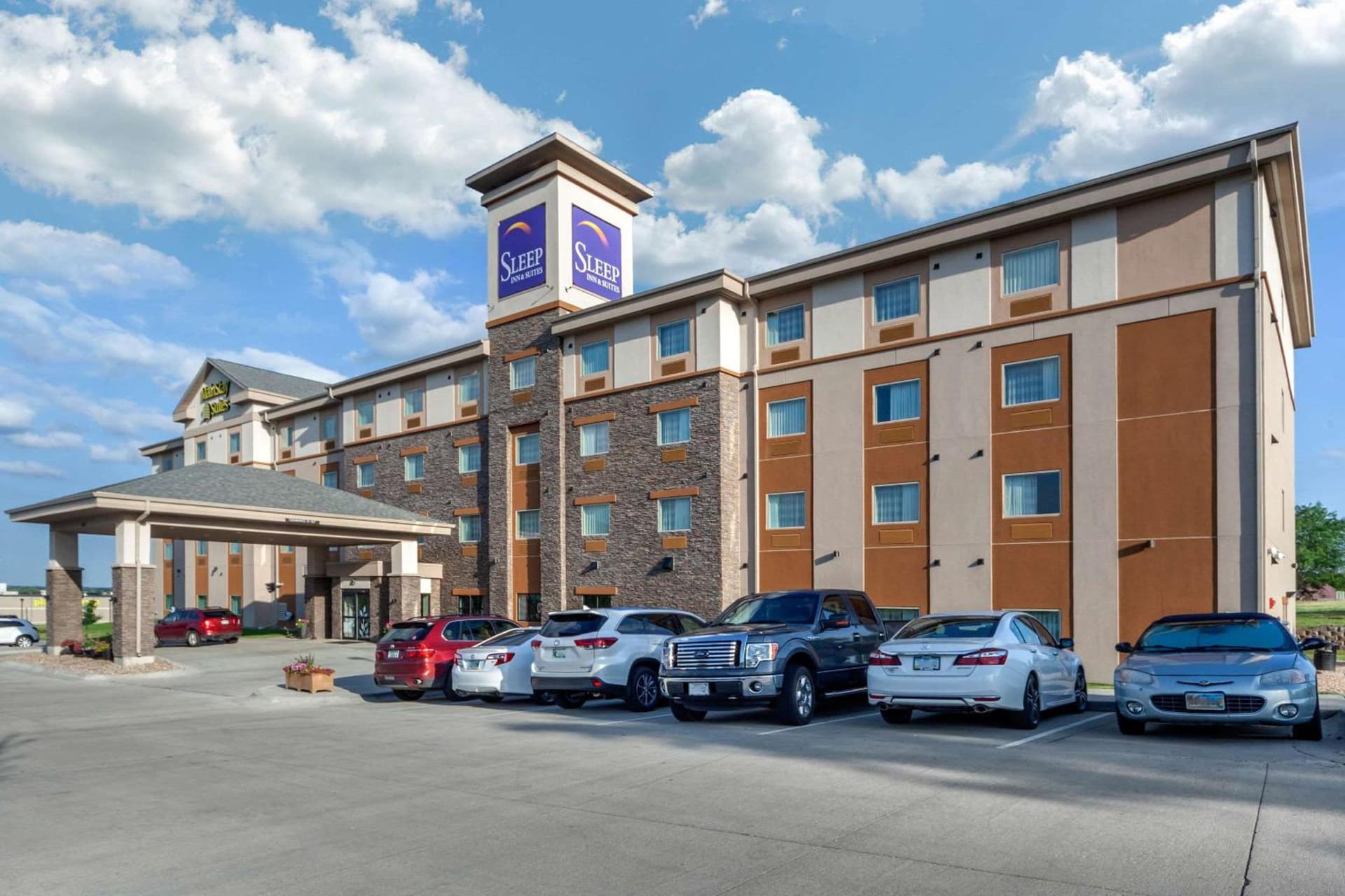 MainStay Suites Lincoln University Area interior in Lincoln, NE — gallery photo 2