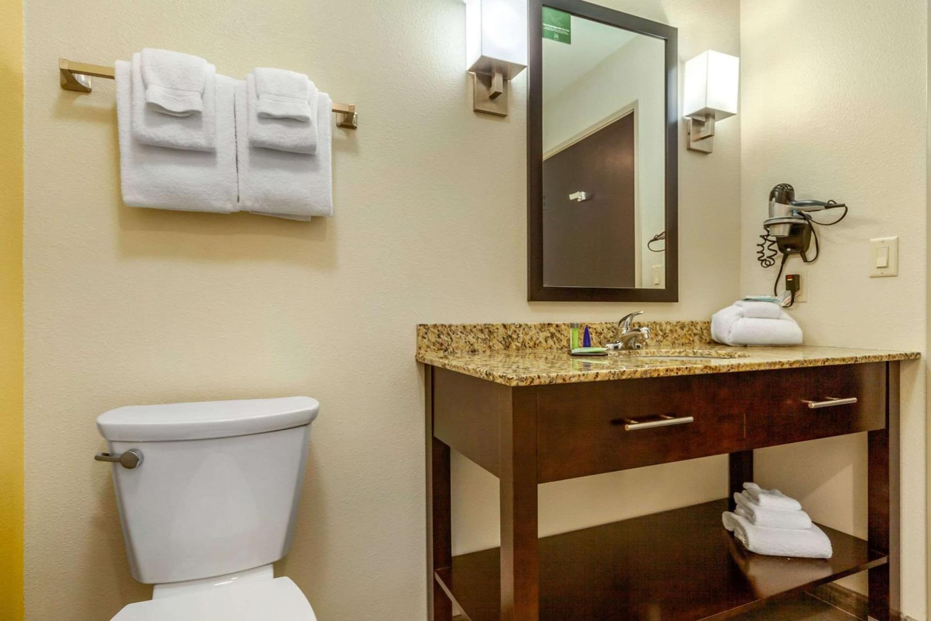 Sleep Inn & Suites Lincoln University Area gallery photo in Lincoln, NE — image 11