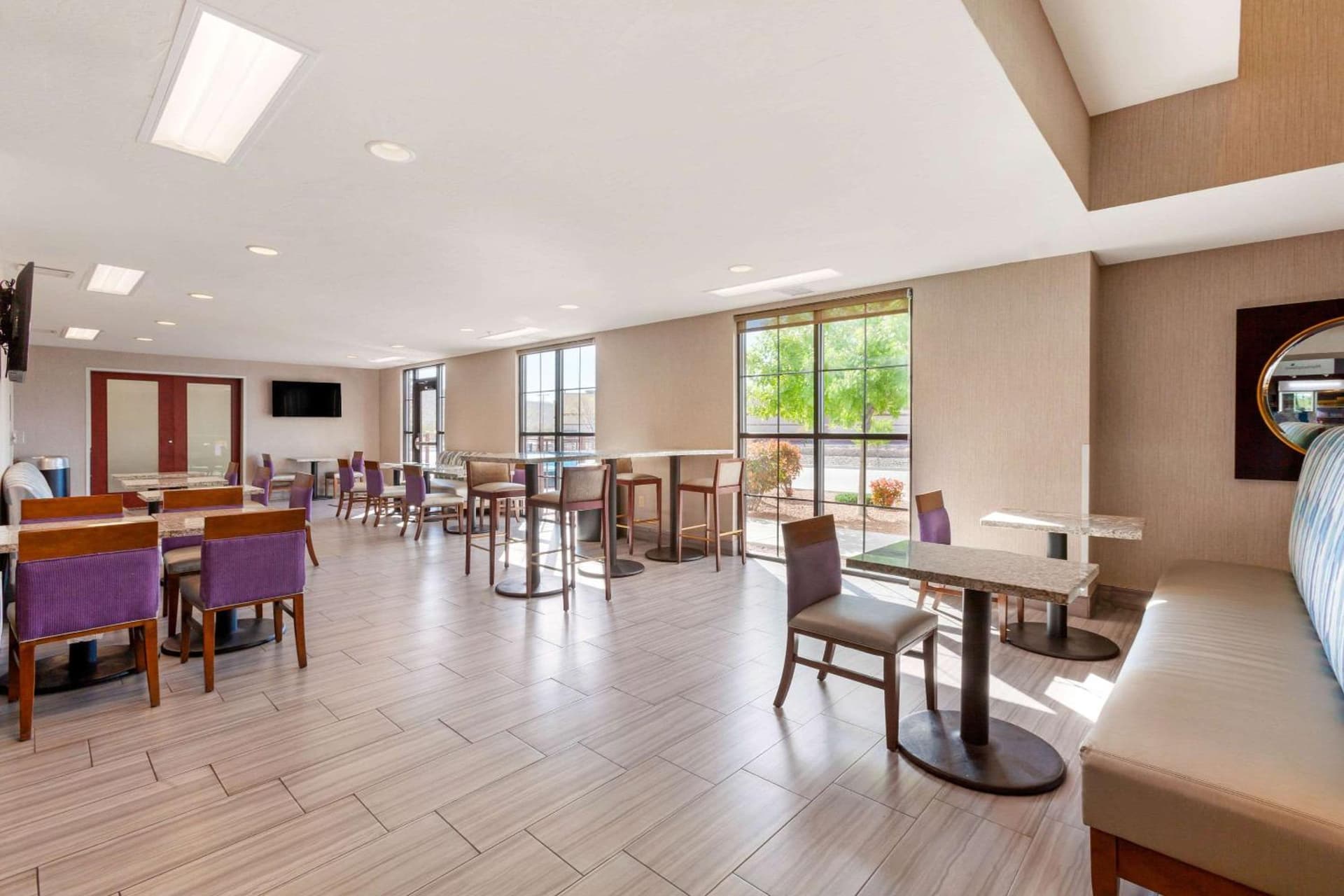 Comfort Suites of Las Cruces I-25 North gallery photo in Las Cruces, NM — image 30