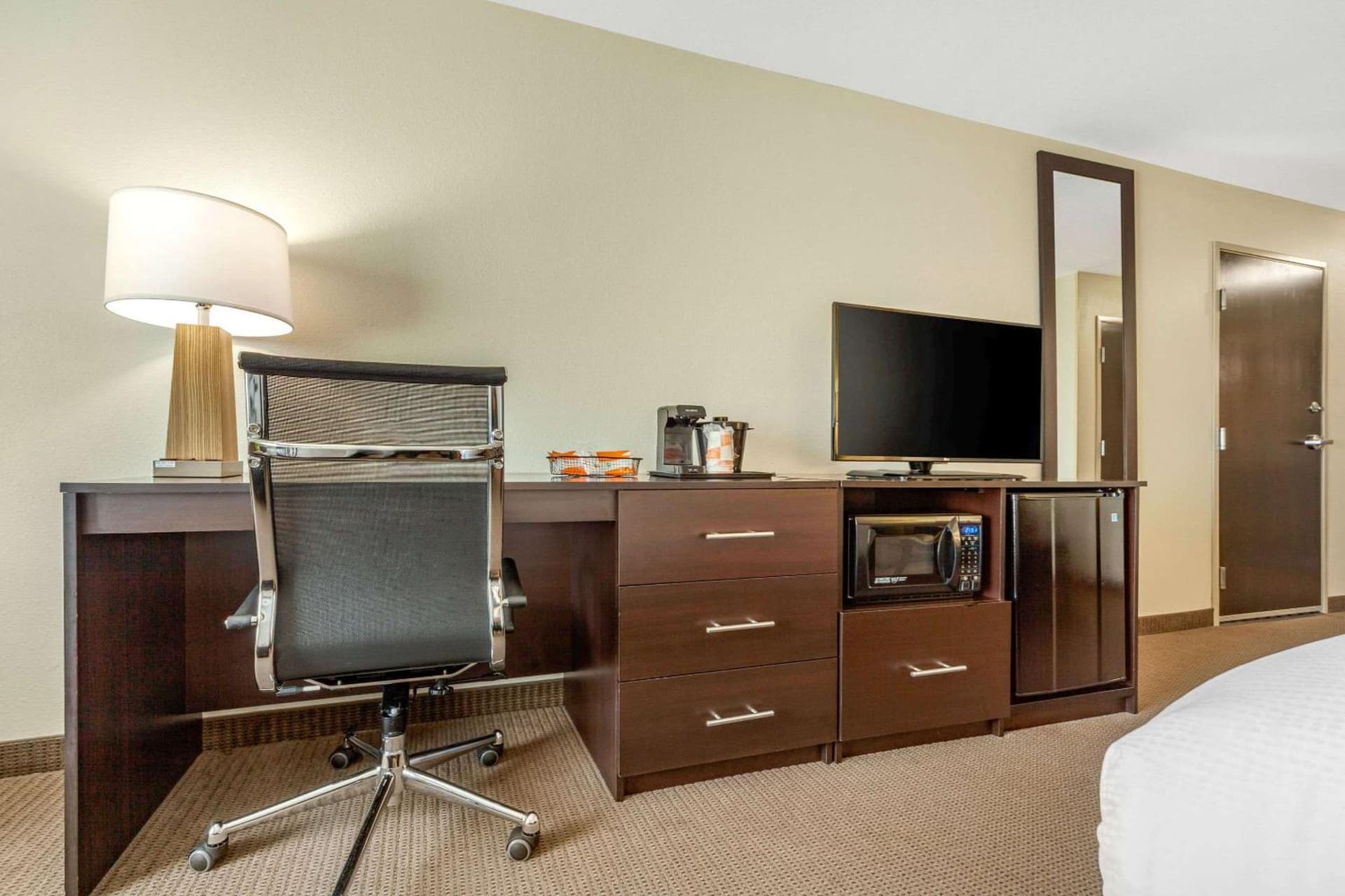 Sleep Inn & Suites Lincoln University Area interior in Lincoln, NE — gallery photo 2