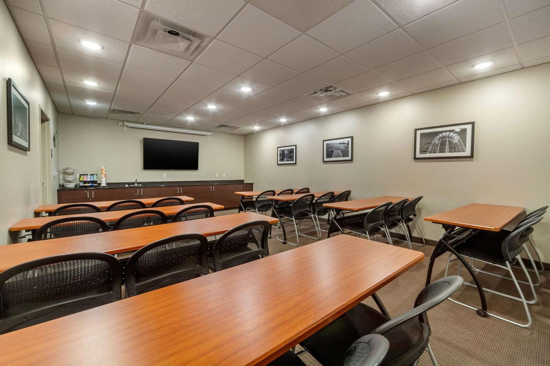 Sleep Inn & Suites Lincoln University Area gallery photo in Lincoln, NE — image 38