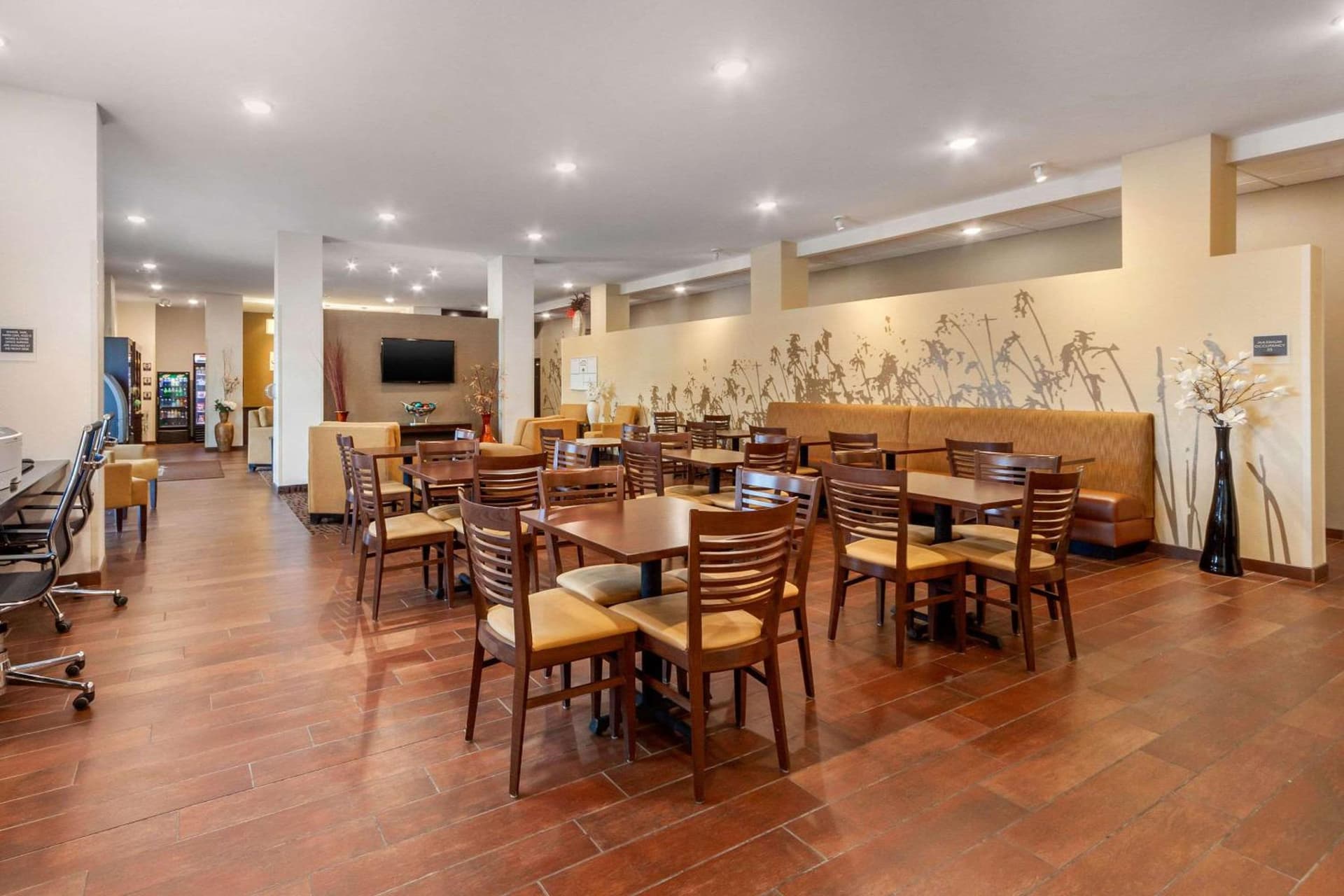 Sleep Inn & Suites Lincoln University Area gallery photo in Lincoln, NE — image 42