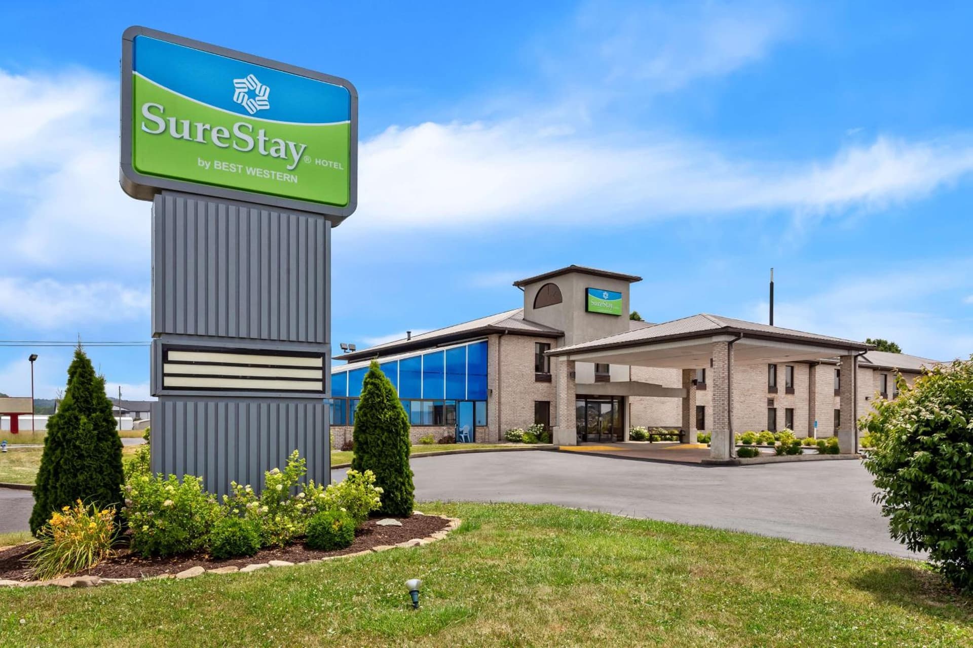 SureStay by Best Western Grayson interior in Grayson, KY — gallery photo 2