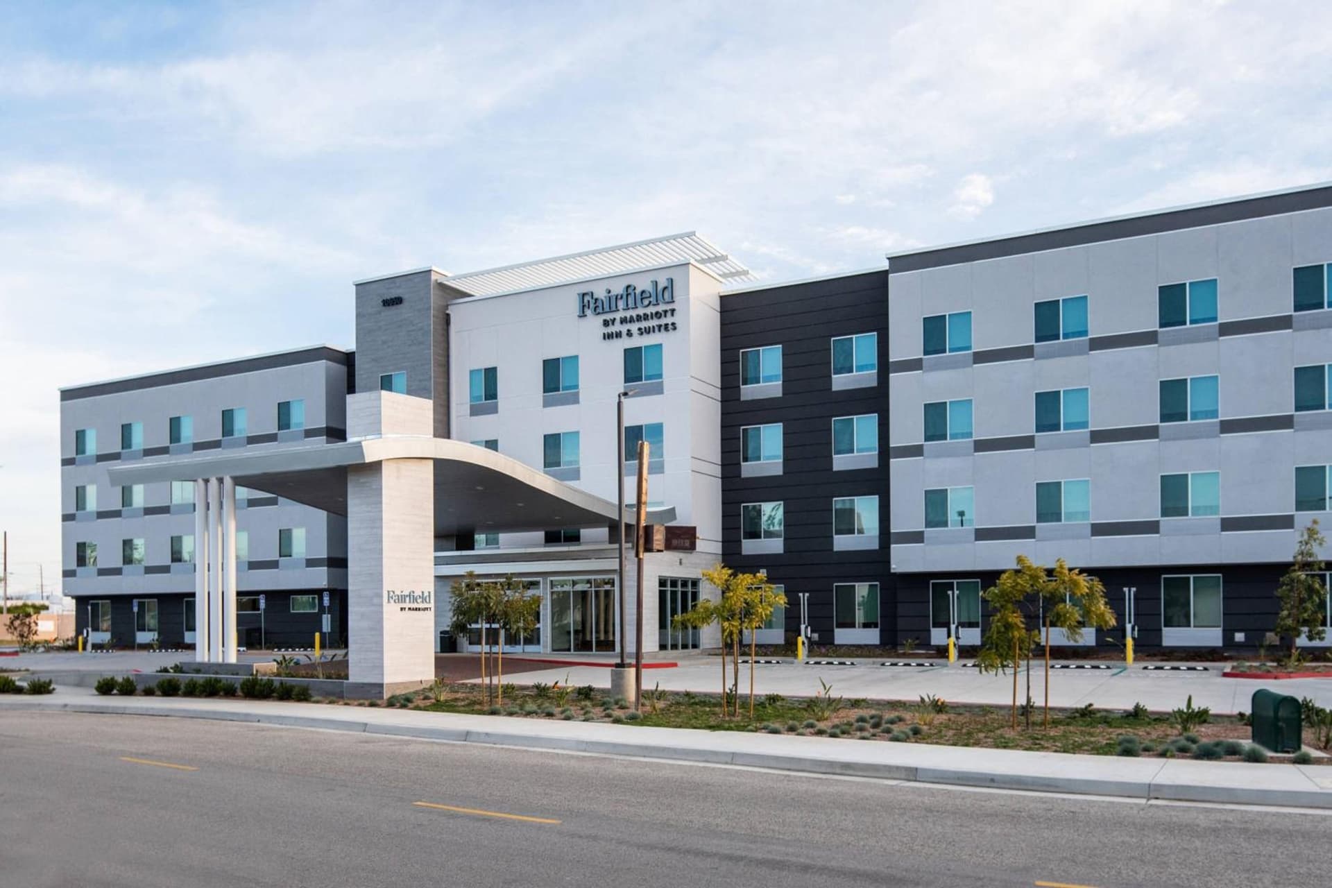 Fairfield by Marriott Inn & Suites Anaheim Los Alamitos interior in Los Alamitos, CA — gallery photo 2
