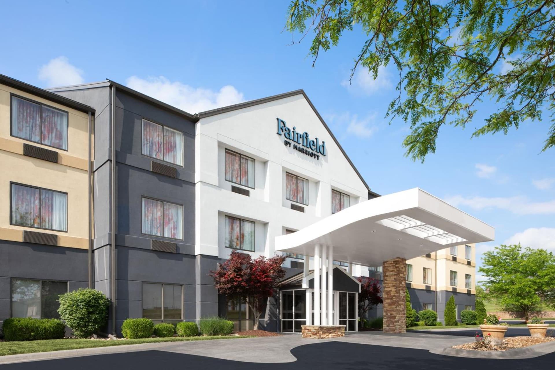 Fairfield Inn Fort Leonard Wood St. Robert interior in Saint Robert, MO — gallery photo 2