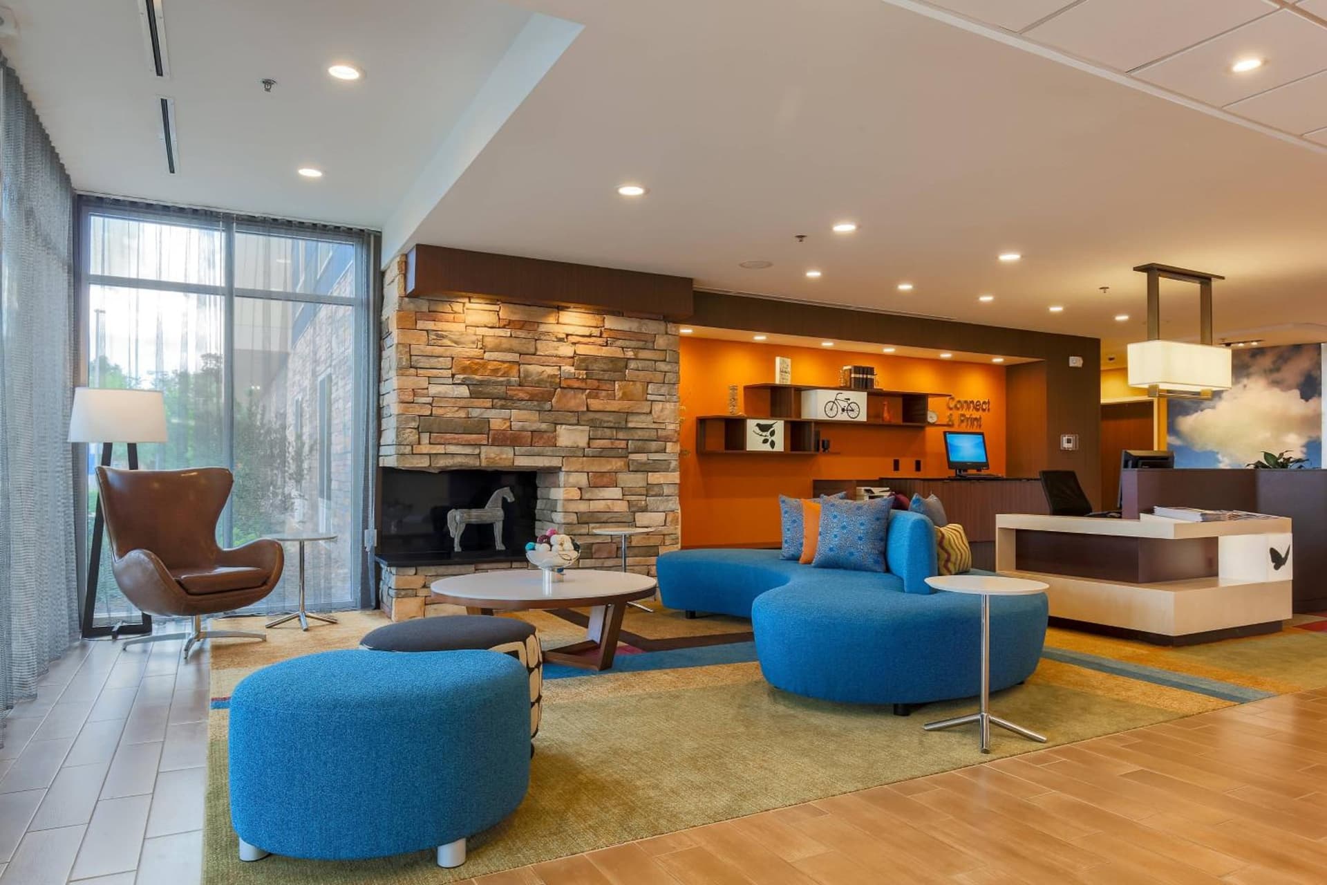 Fairfield Inn & Suites by Marriott Alexandria interior in Alexandria, LA — gallery photo 2