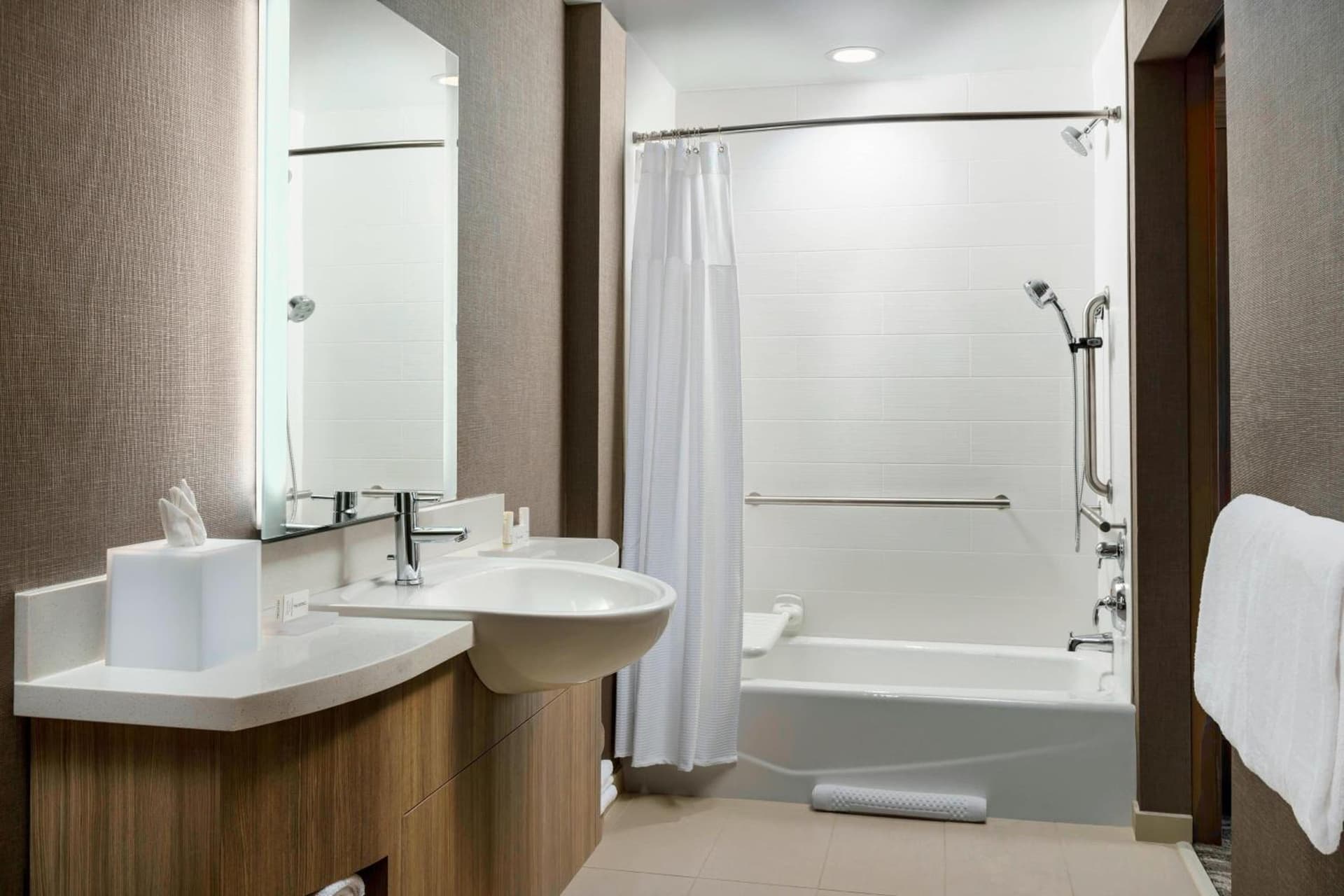 SpringHill Suites by Marriott Belmont Redwood Shores gallery photo in Belmont, CA — image 13
