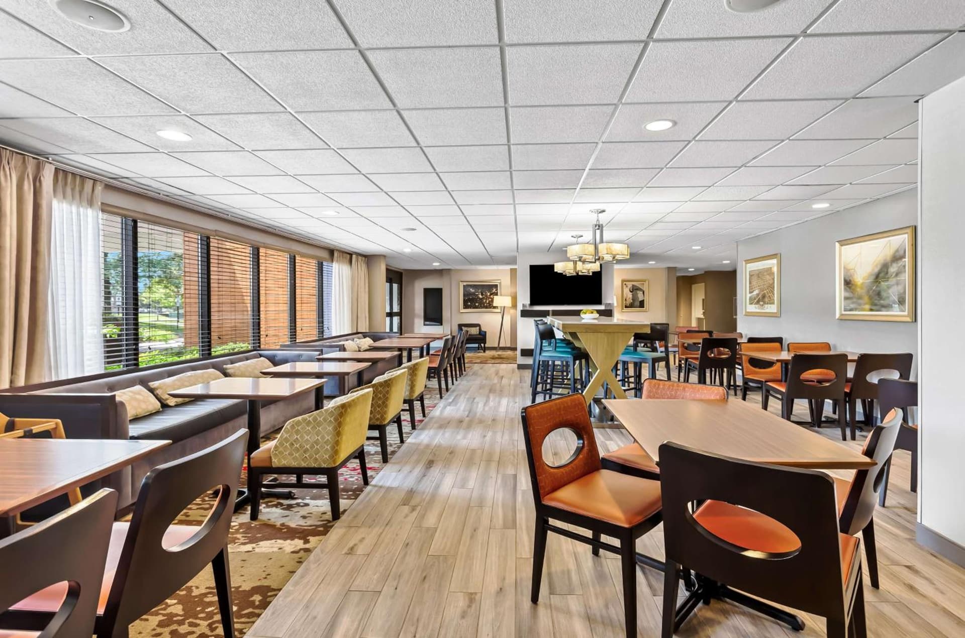 Hampton Inn Chicago-Naperville gallery photo in Naperville, IL — image 15