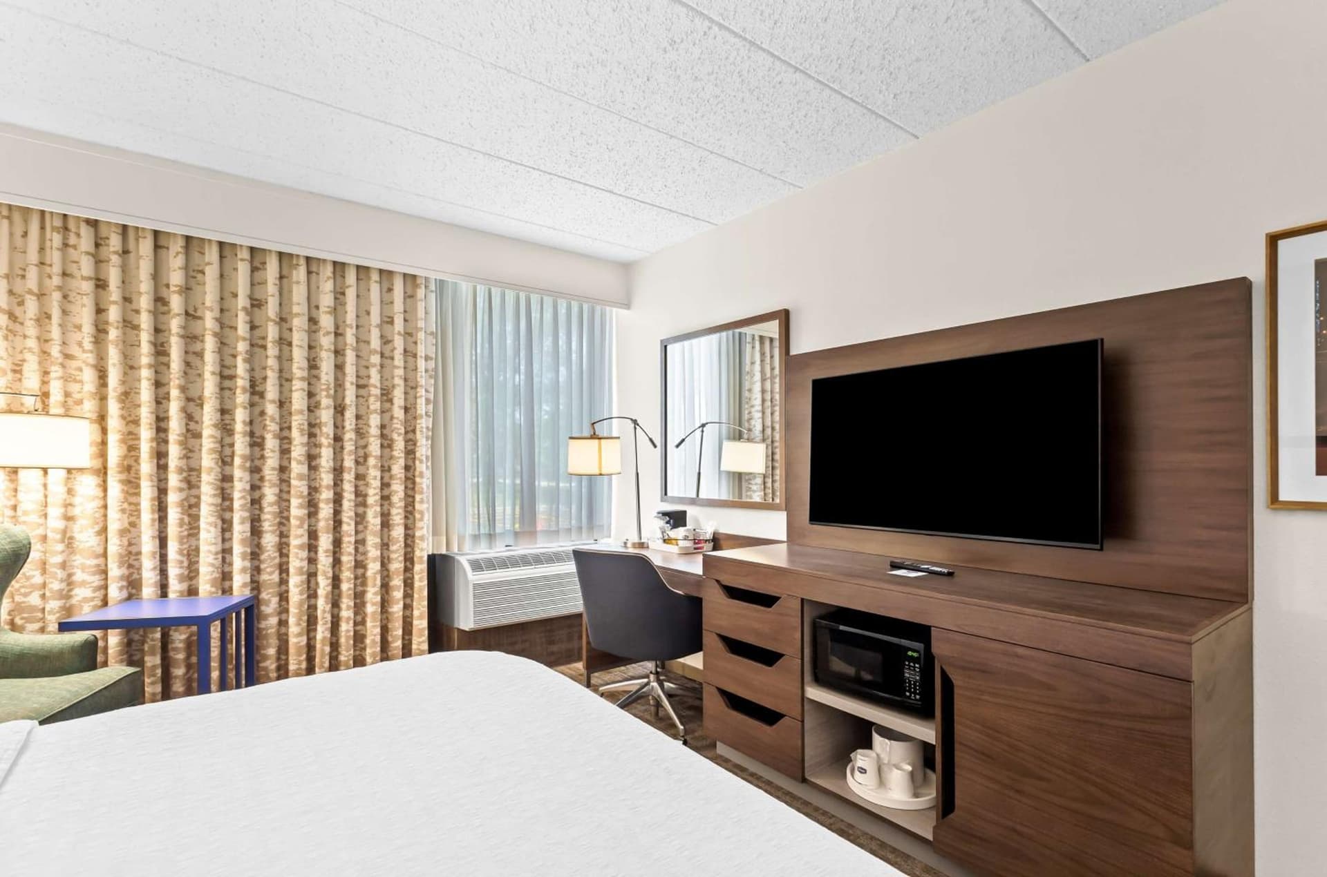 Hampton Inn Chicago-Naperville gallery photo in Naperville, IL — image 8