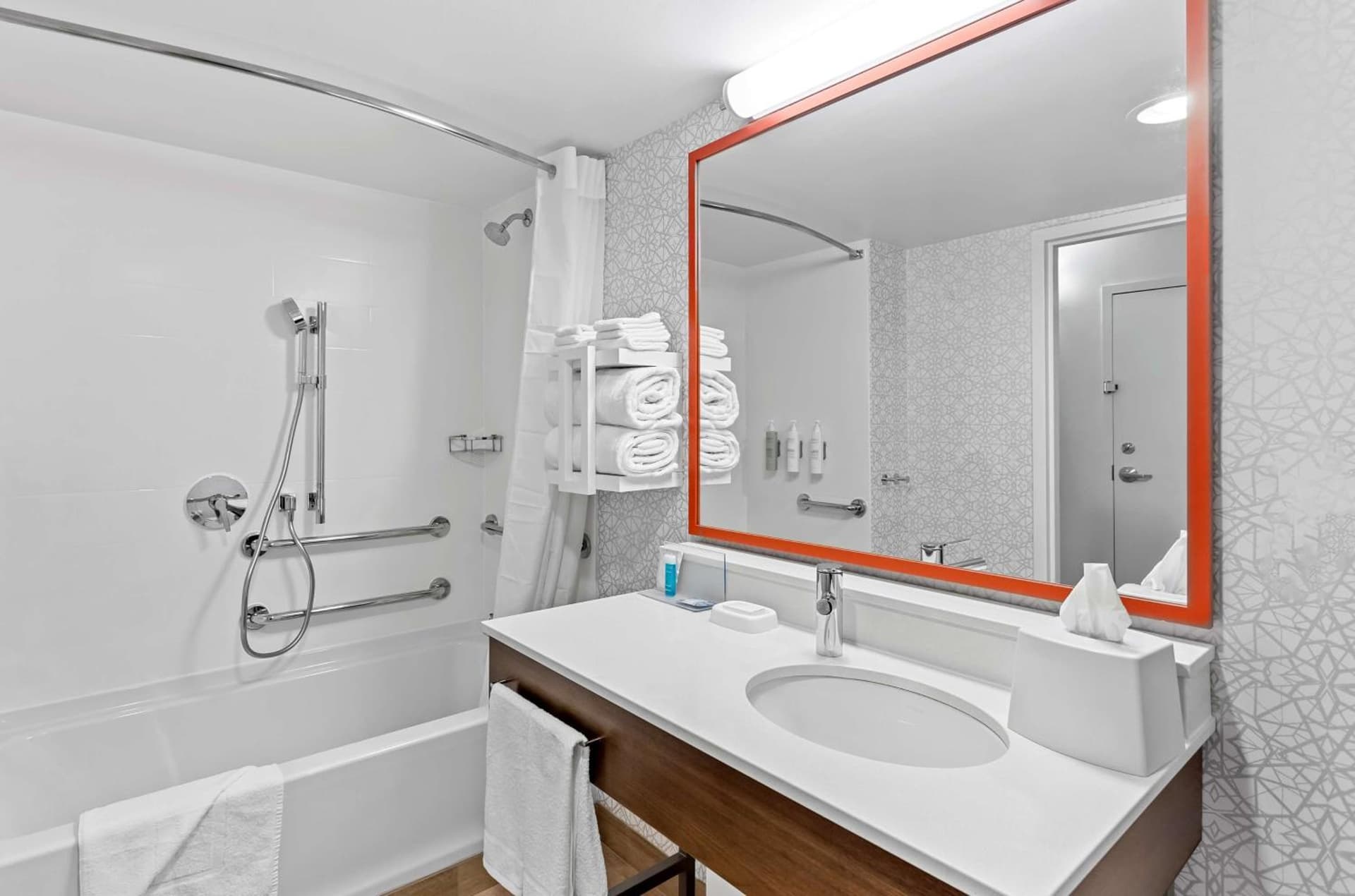 Hampton Inn Chicago-Naperville gallery photo in Naperville, IL — image 26