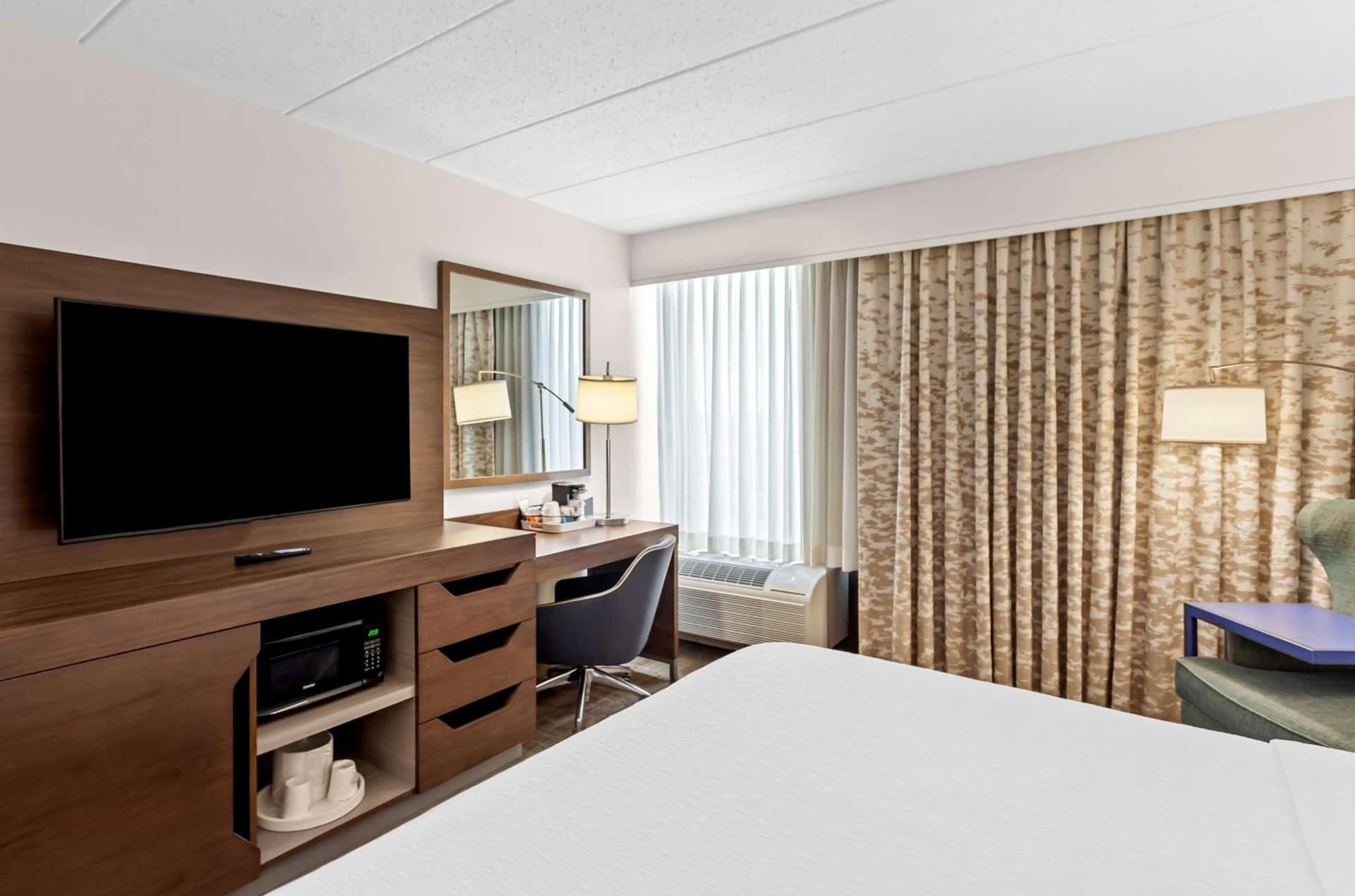 Hampton Inn Chicago-Naperville gallery photo in Naperville, IL — image 23