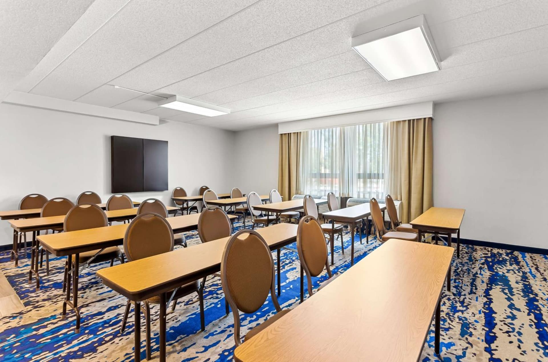 Hampton Inn Chicago-Naperville gallery photo in Naperville, IL — image 29