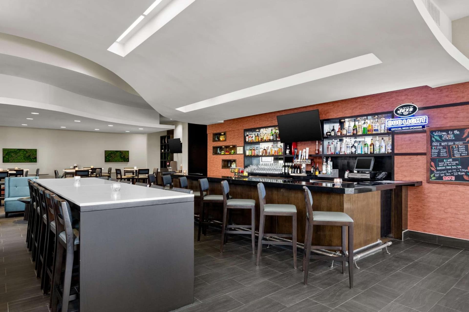 Embassy Suites Newark Airport gallery photo in Elizabeth, NJ — image 19