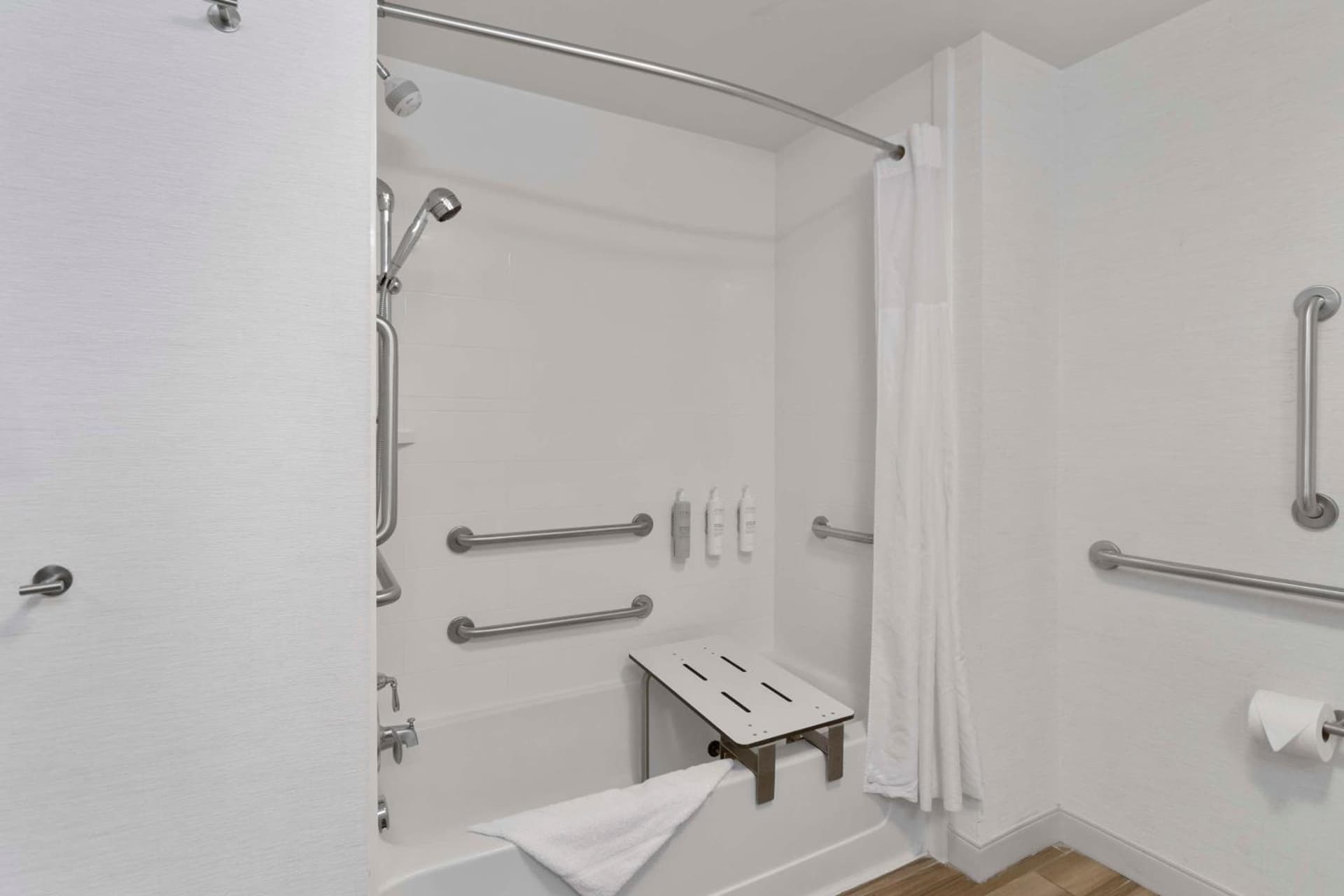 Hampton Inn & Suites by Hilton Columbus Scioto Downs gallery photo in Columbus, OH — image 49