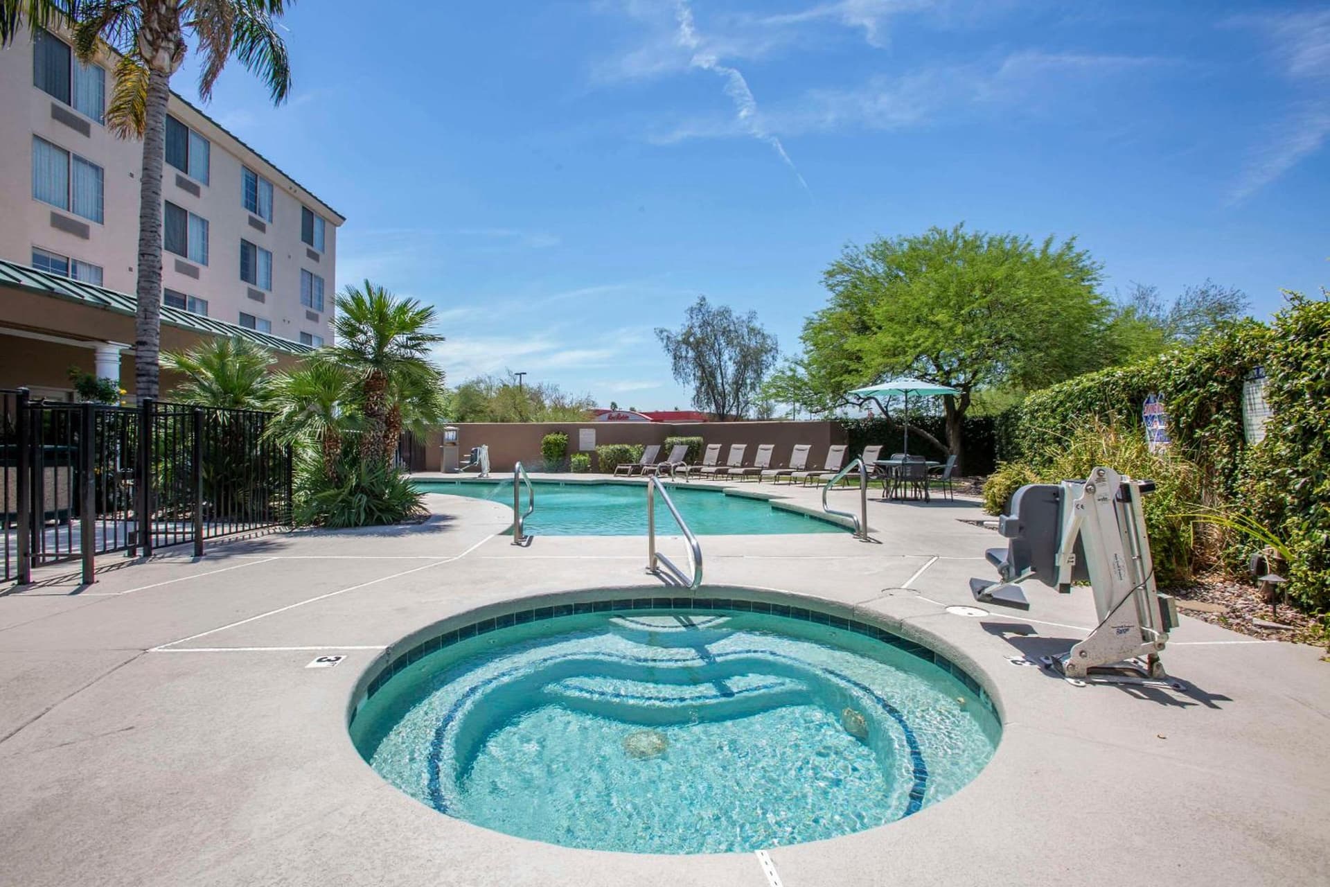 Country Inn & Suites by Radisson, Mesa, AZ interior in Mesa, AZ — gallery photo 2