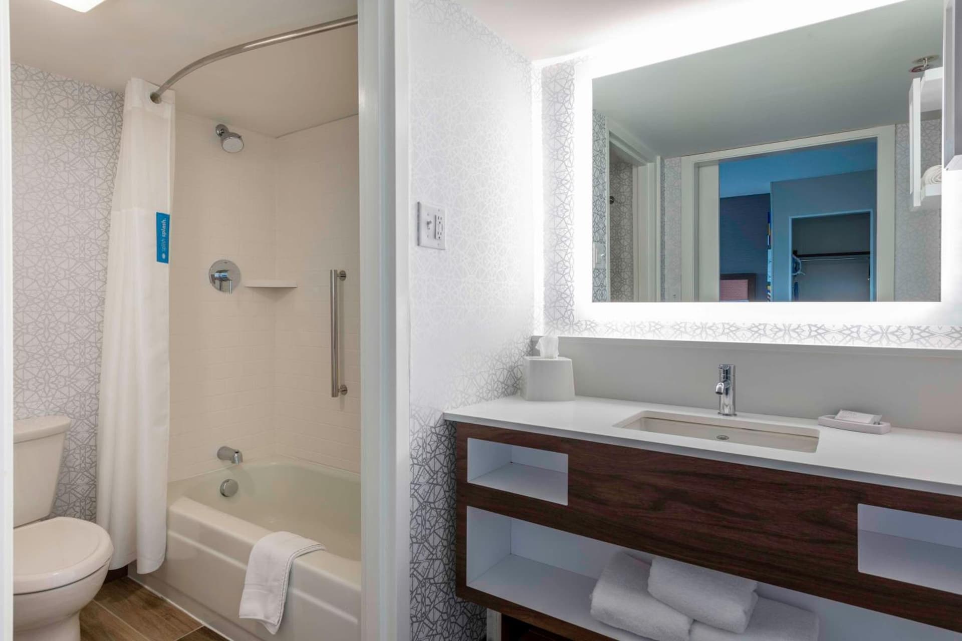 Hampton Inn Manchester Downtown gallery photo in Manchester, NH — image 16