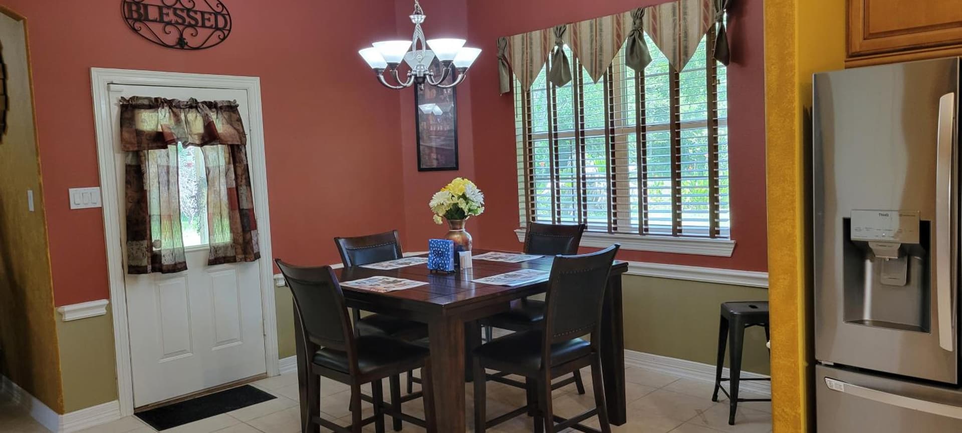 Sunshine Manor property views in Pearland, TX — gallery photo 3