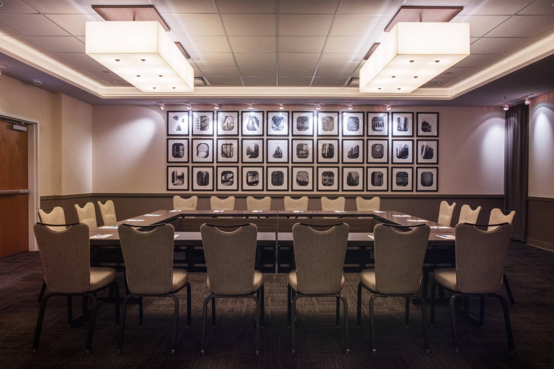Fairfield Inn and Suites Chicago Downtown-River North property views in Chicago, IL — gallery photo 3