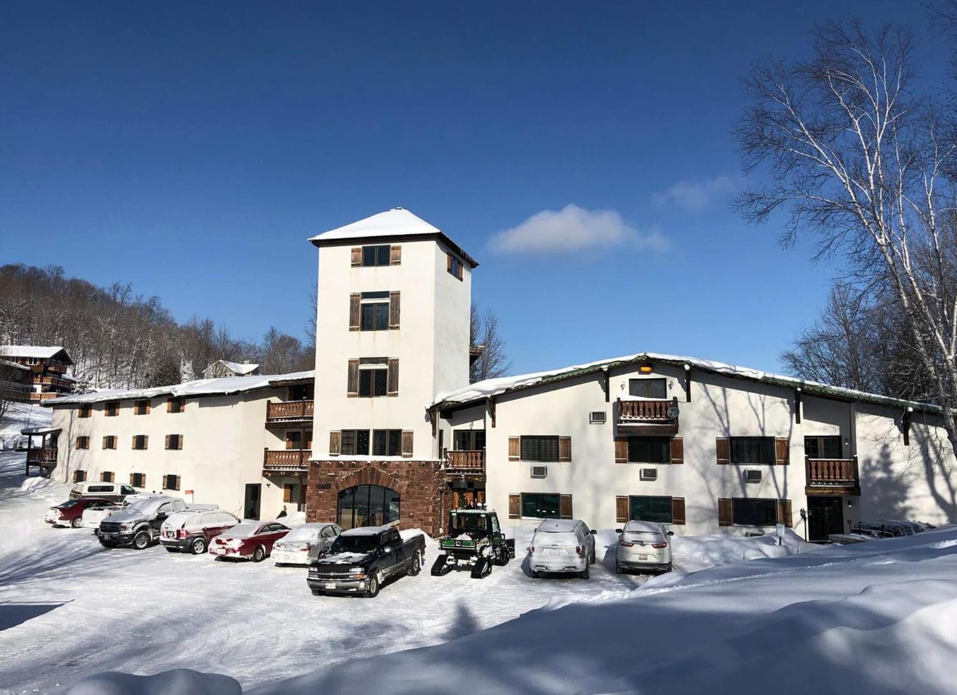 Whitecap Mountains Resort featured exterior or lobby in Upson — similar hotel
