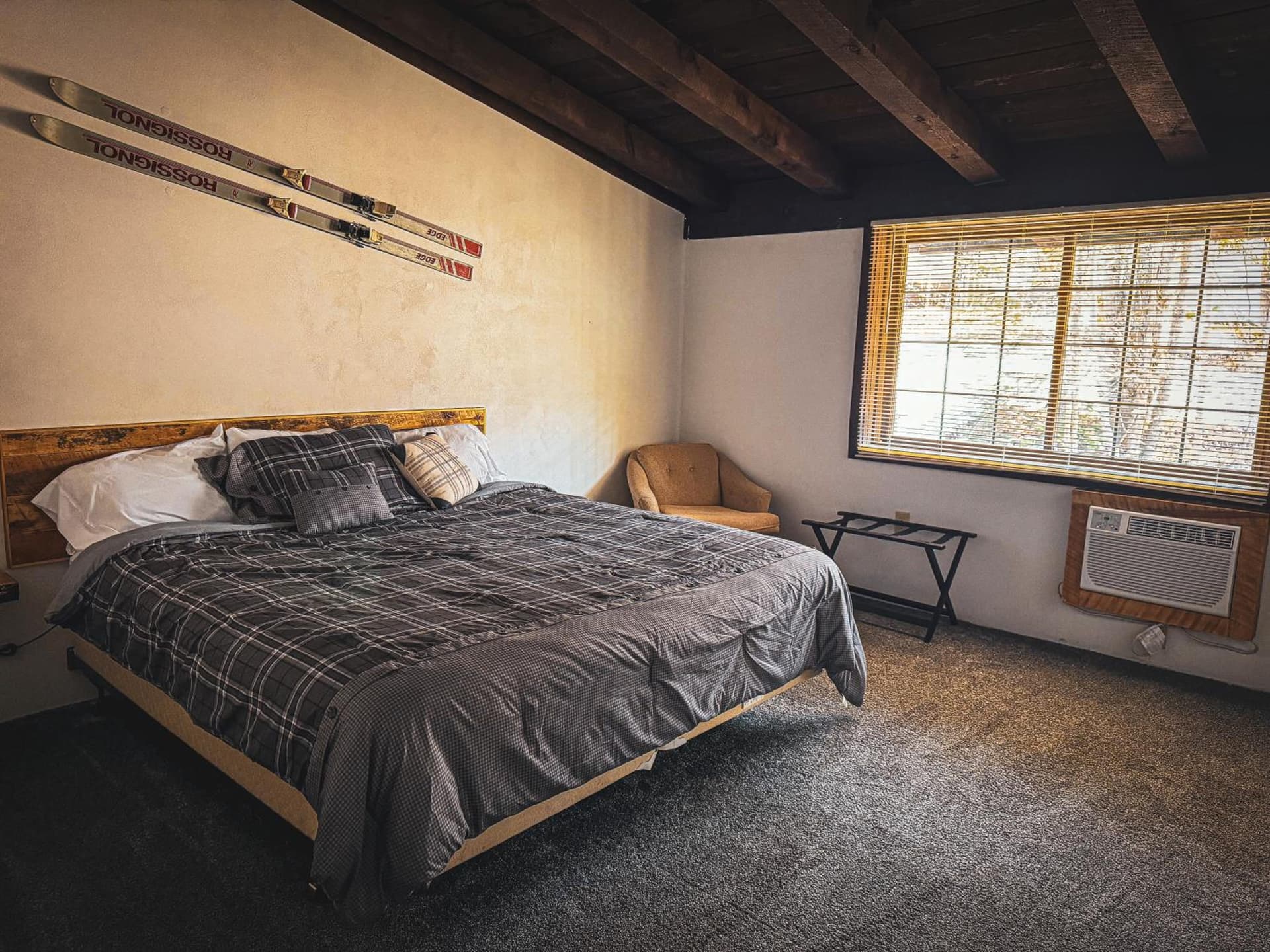 Whitecap Mountains Resort interior in Upson — gallery photo 2