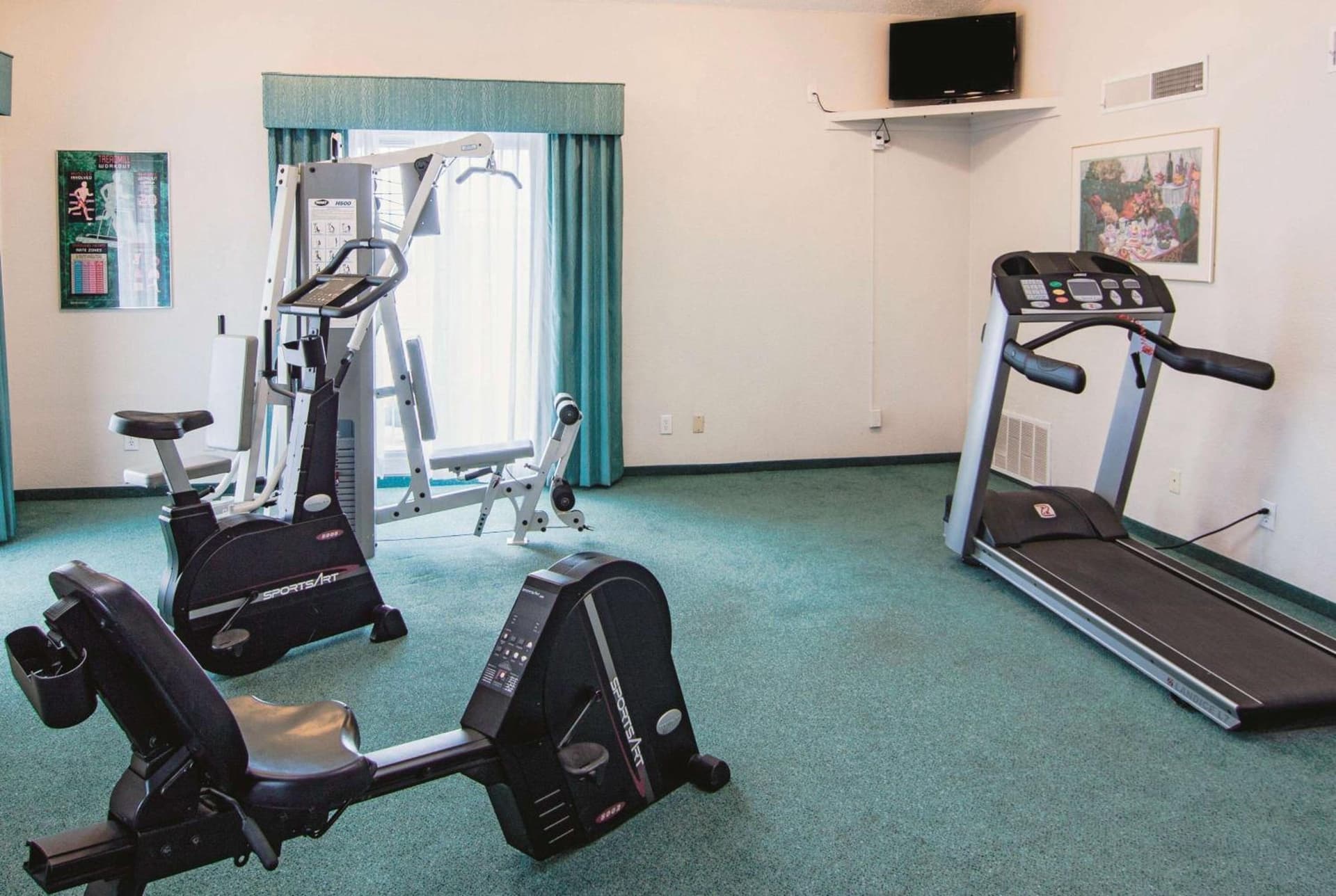 Baymont by Wyndham Indianapolis Airport Lynhurst gallery photo in Indianapolis, IN — image 16