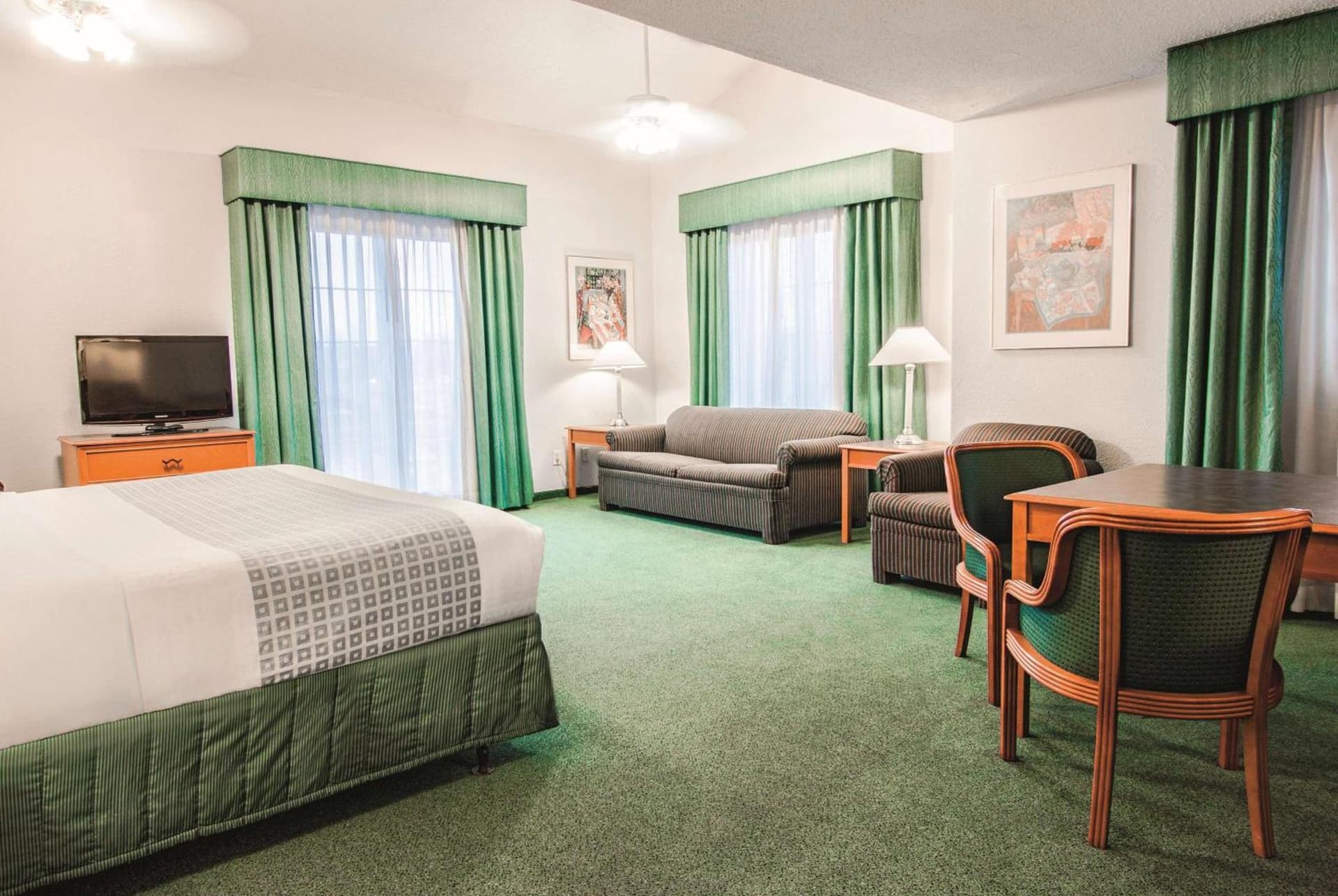 Baymont by Wyndham Indianapolis Airport Lynhurst gallery photo in Indianapolis, IN — image 37