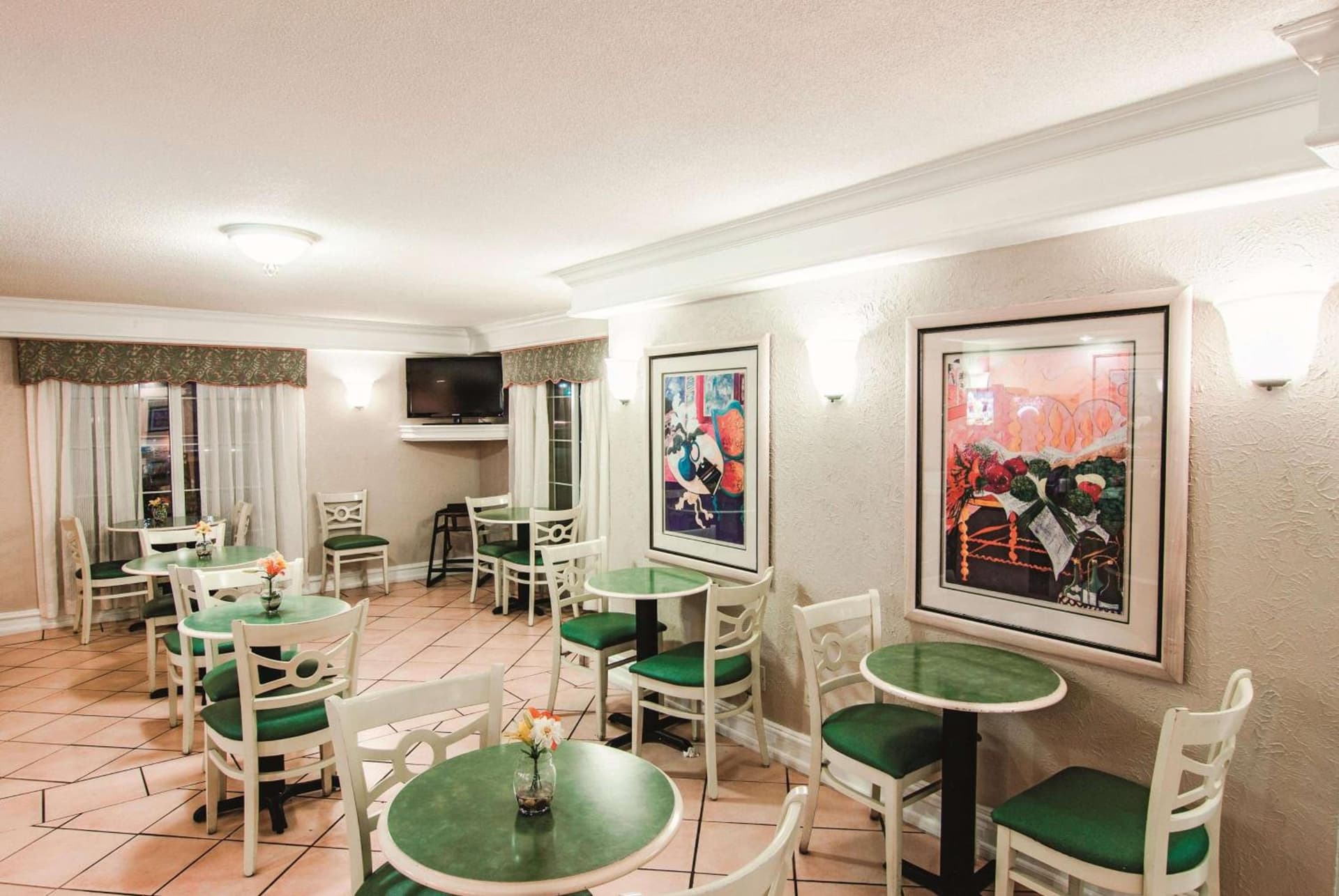 Baymont by Wyndham Indianapolis Airport Lynhurst gallery photo in Indianapolis, IN — image 17