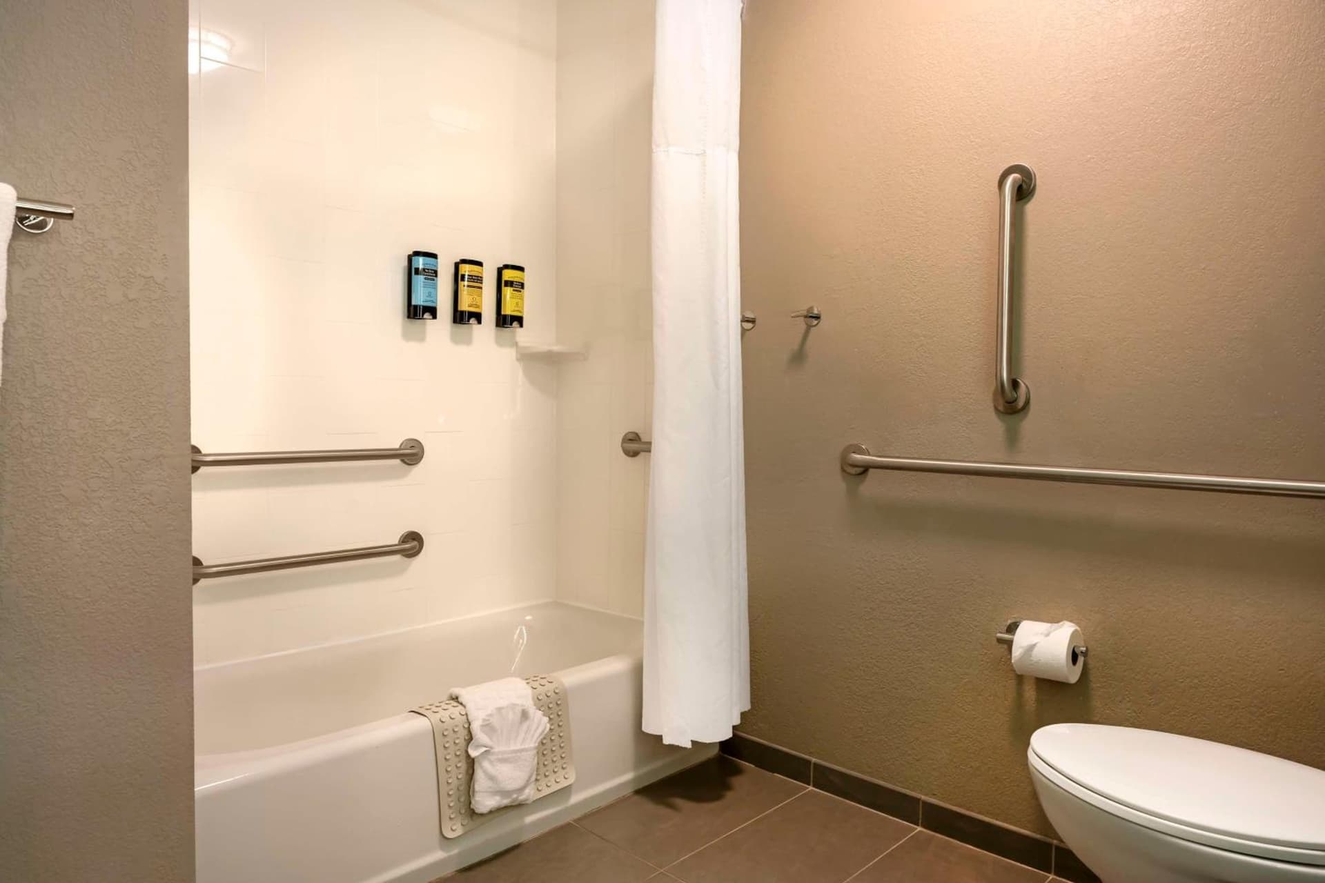 GLo Hotel Asheville-Blue Ridge Parkway gallery photo in Asheville, NC — image 15
