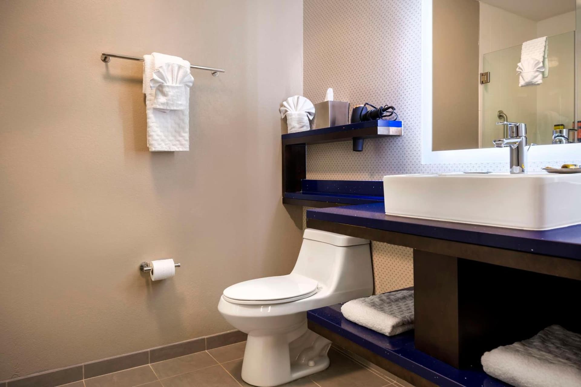 GLo Hotel Asheville-Blue Ridge Parkway gallery photo in Asheville, NC — image 19