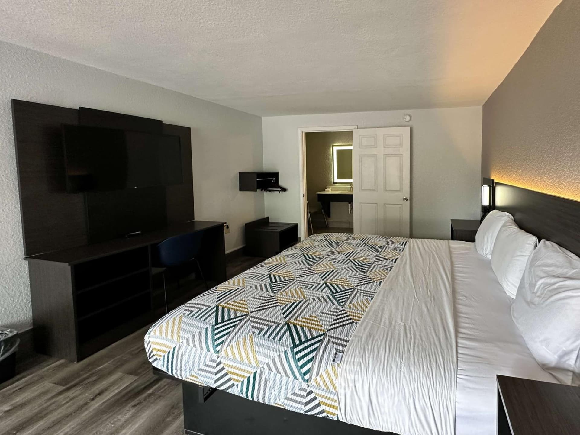Motel 6 Spartanburg, SC Northwest Business 85 gallery photo in Spartanburg, SC — image 28