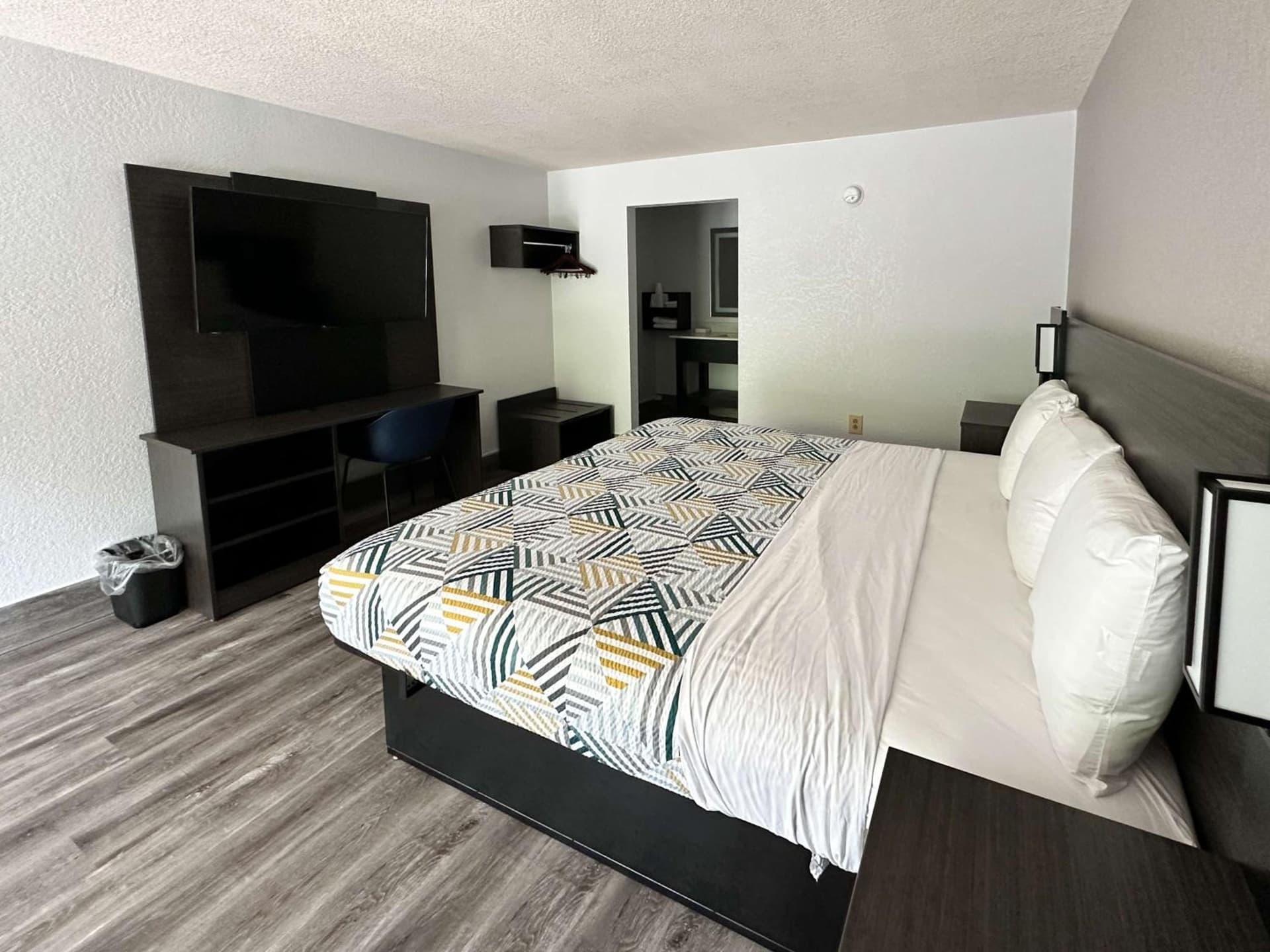 Motel 6 Spartanburg, SC Northwest Business 85 interior in Spartanburg, SC — gallery photo 2