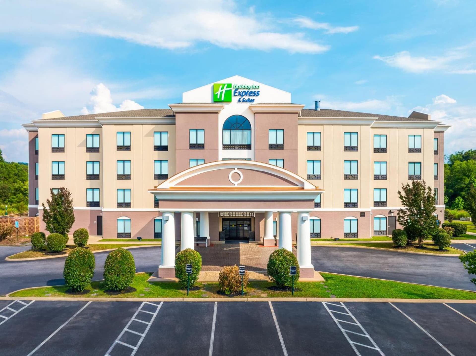 Holiday Inn Express Hotel & Suites Newport South by IHG featured exterior or lobby in Newport, TN — similar hotel