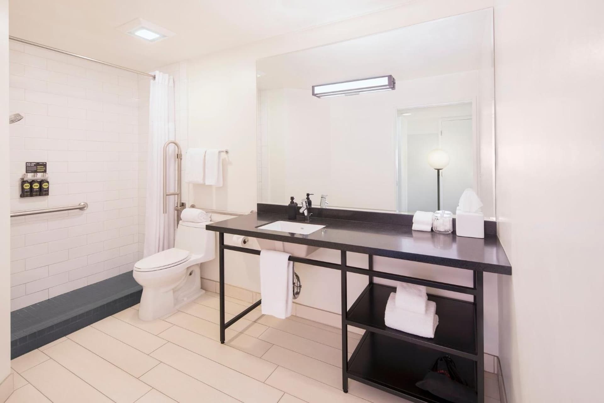 Hotel Erwin Venice Beach gallery photo in Los Angeles, CA — image 74