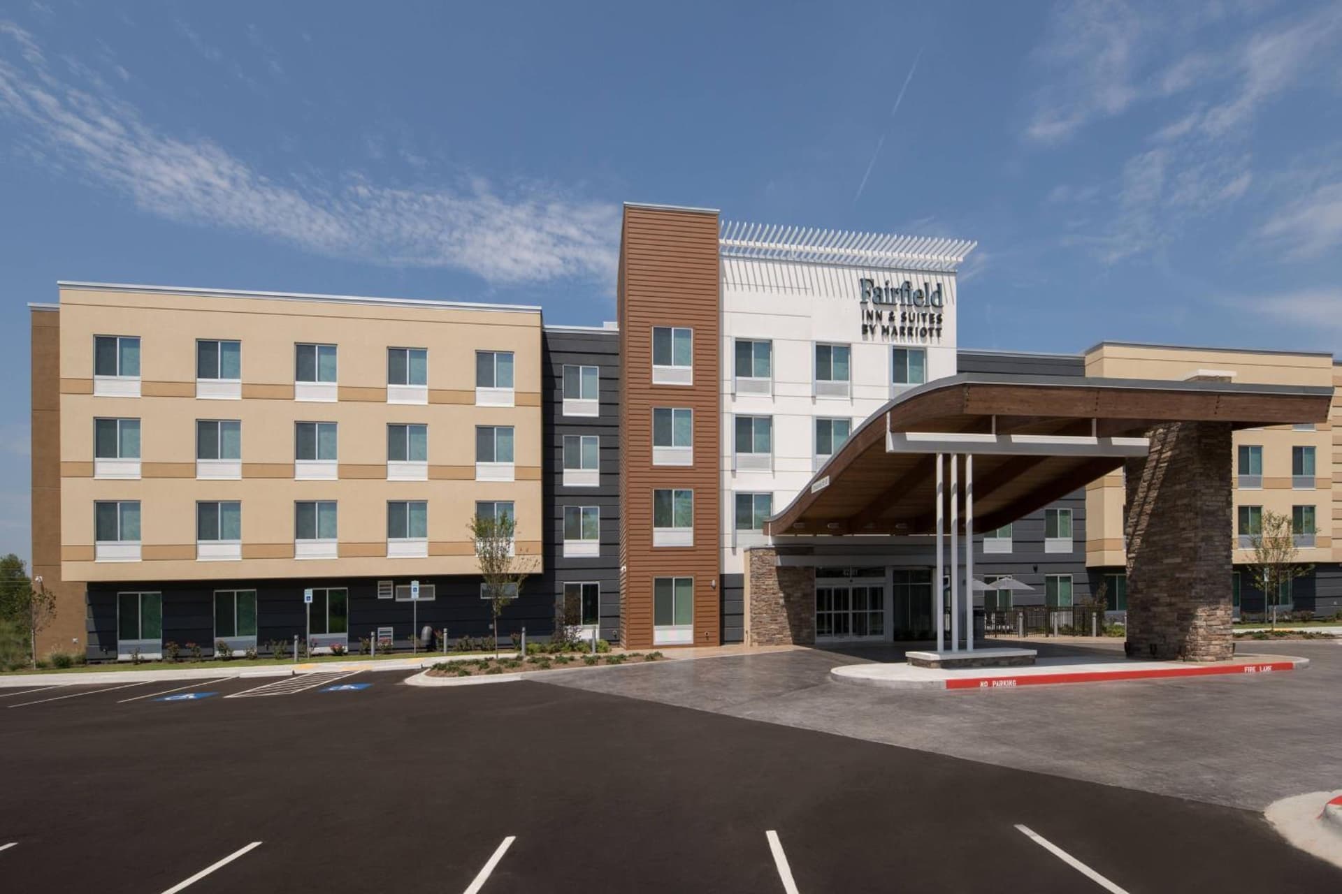 Fairfield Inn & Suites by Marriott Little Rock Airport interior in Little Rock, AR — gallery photo 2