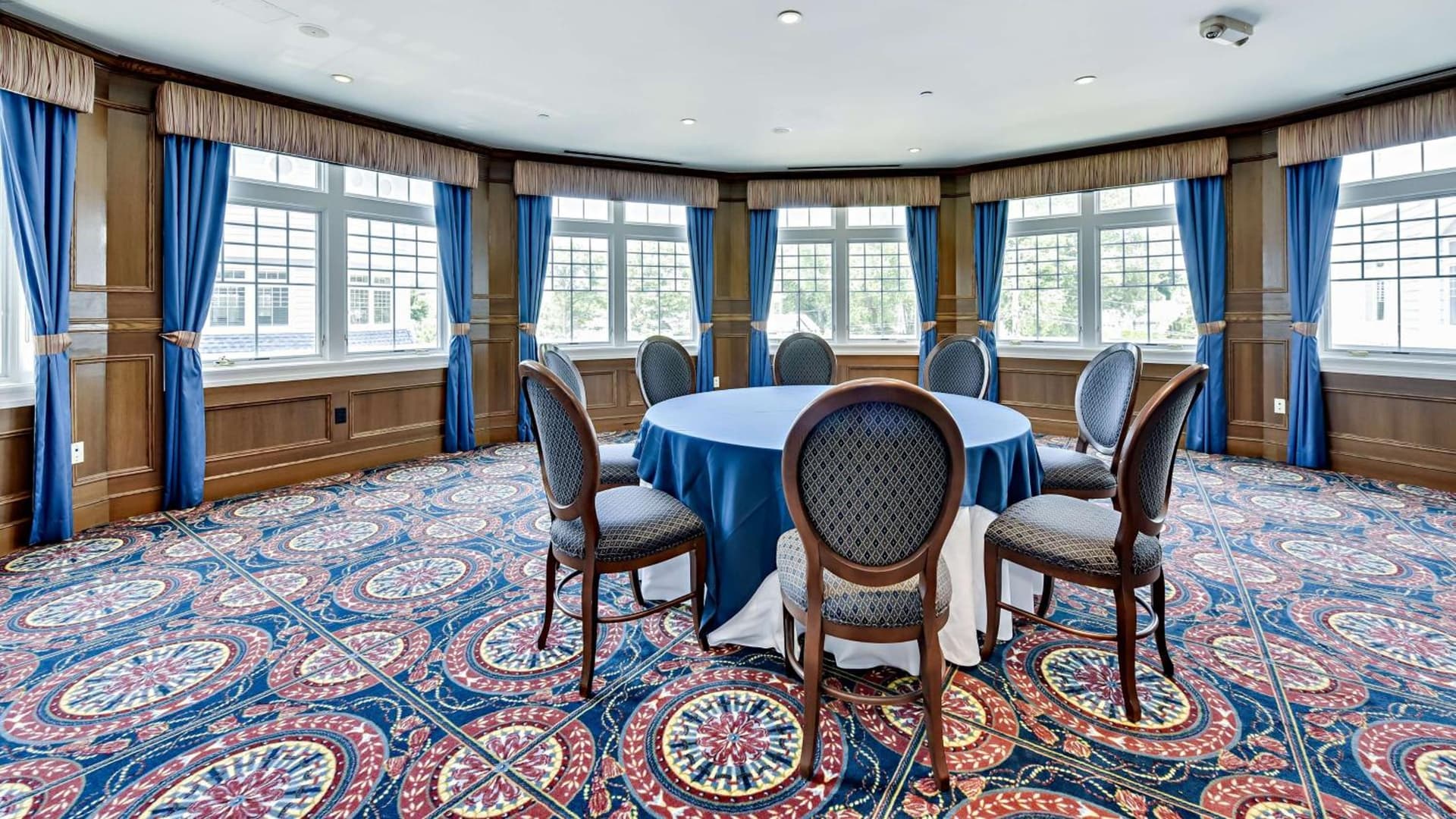 Madison Beach Hotel, Curio Collection by Hilton gallery photo in Madison — image 4