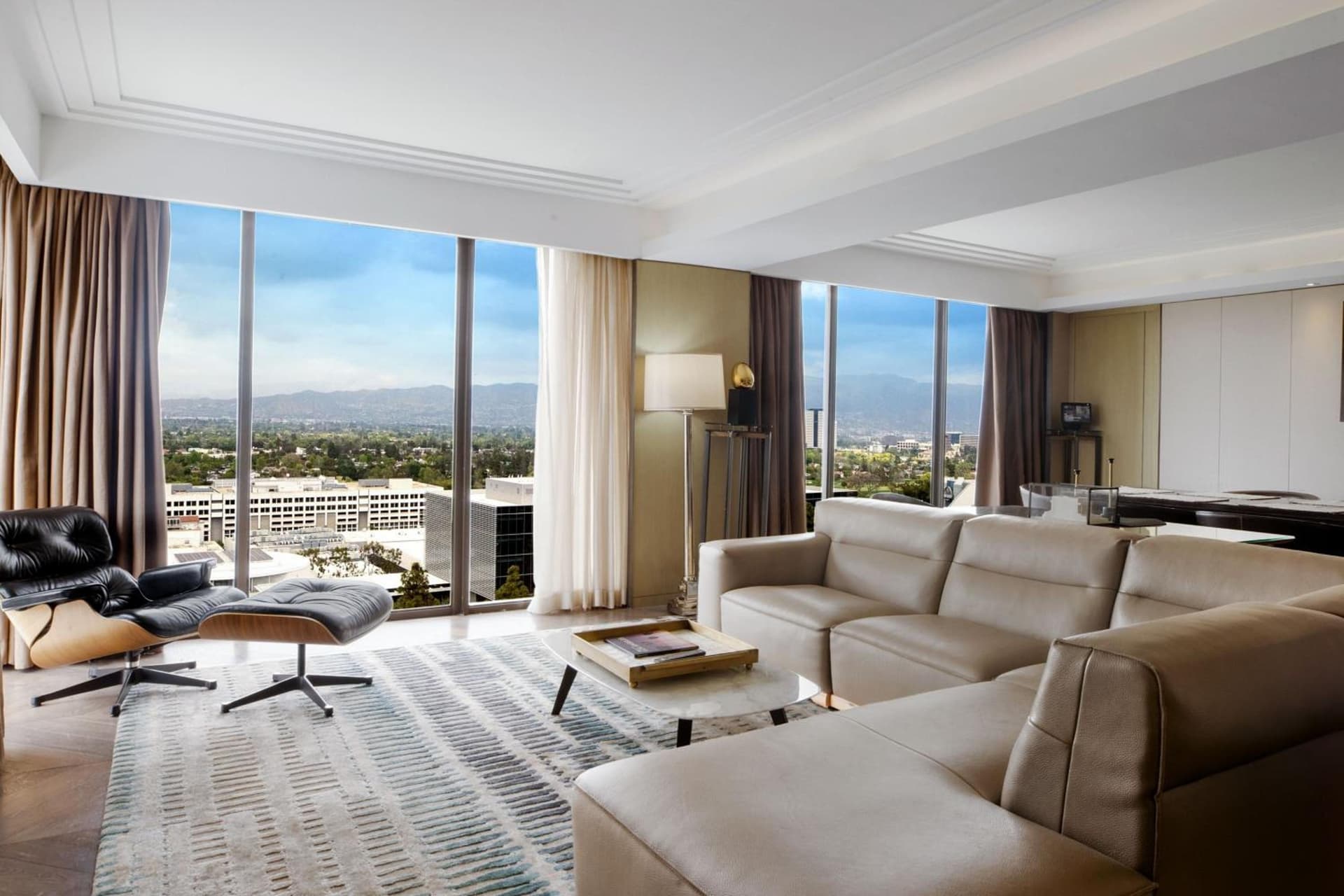Sheraton Universal gallery photo in Los Angeles, CA — image 20
