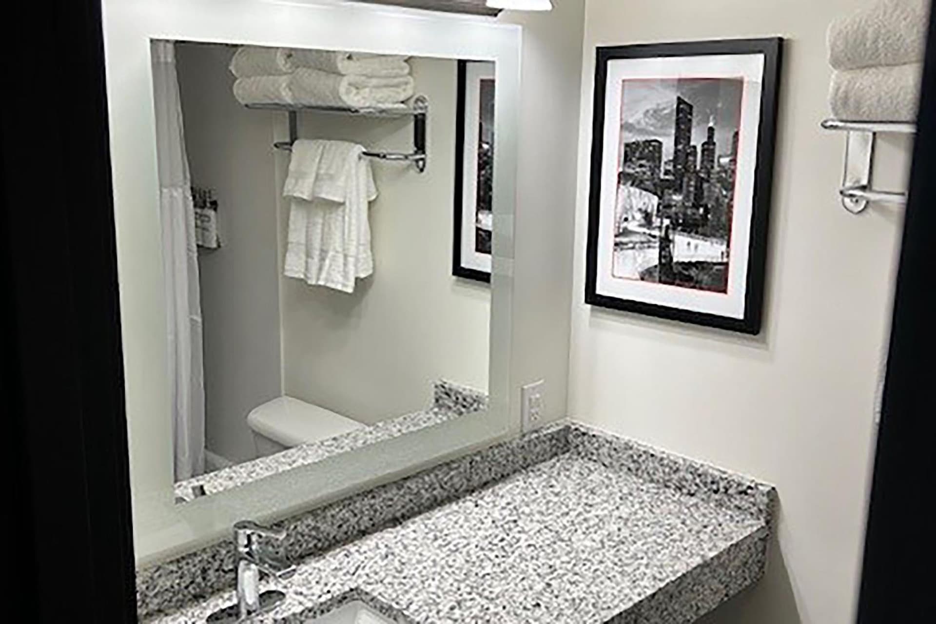 Ramada by Wyndham Milwaukee gallery photo in Milwaukee, WI — image 15