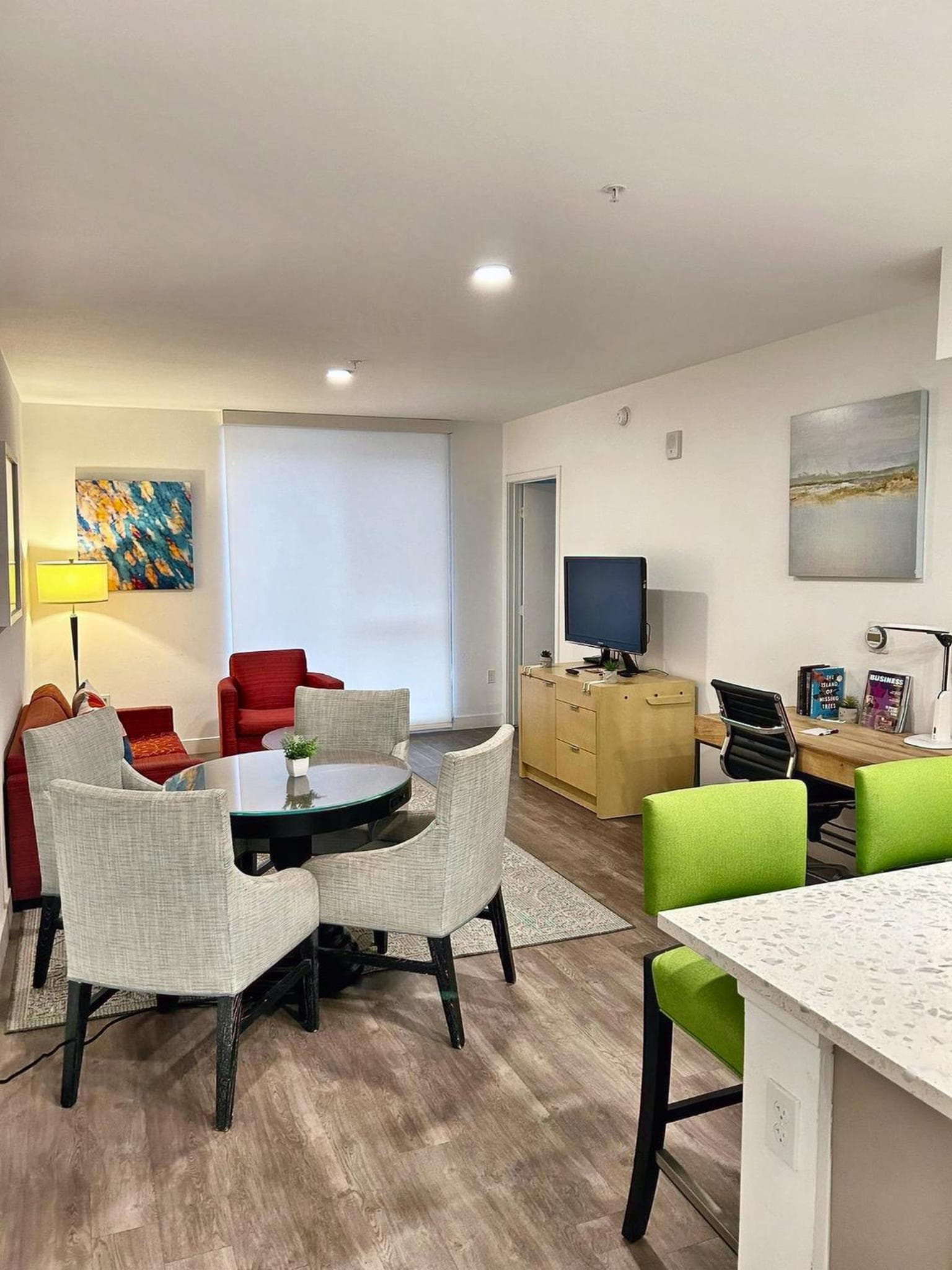 StaysPro - GORGEOUS Hollywood Living Los Angeles interior in Los Angeles, CA — gallery photo 2