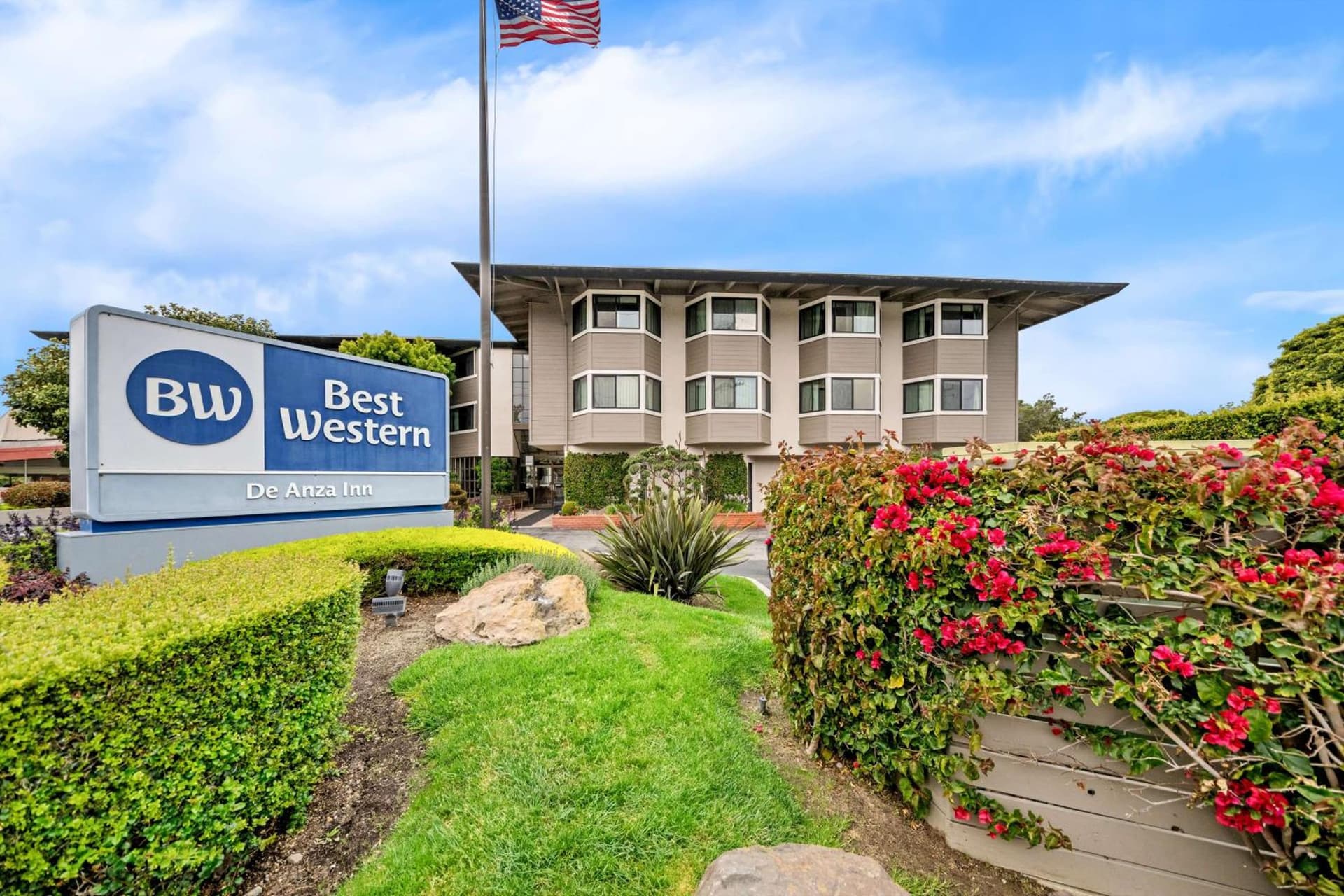 Best Western De Anza Inn interior in Monterey, CA — gallery photo 2