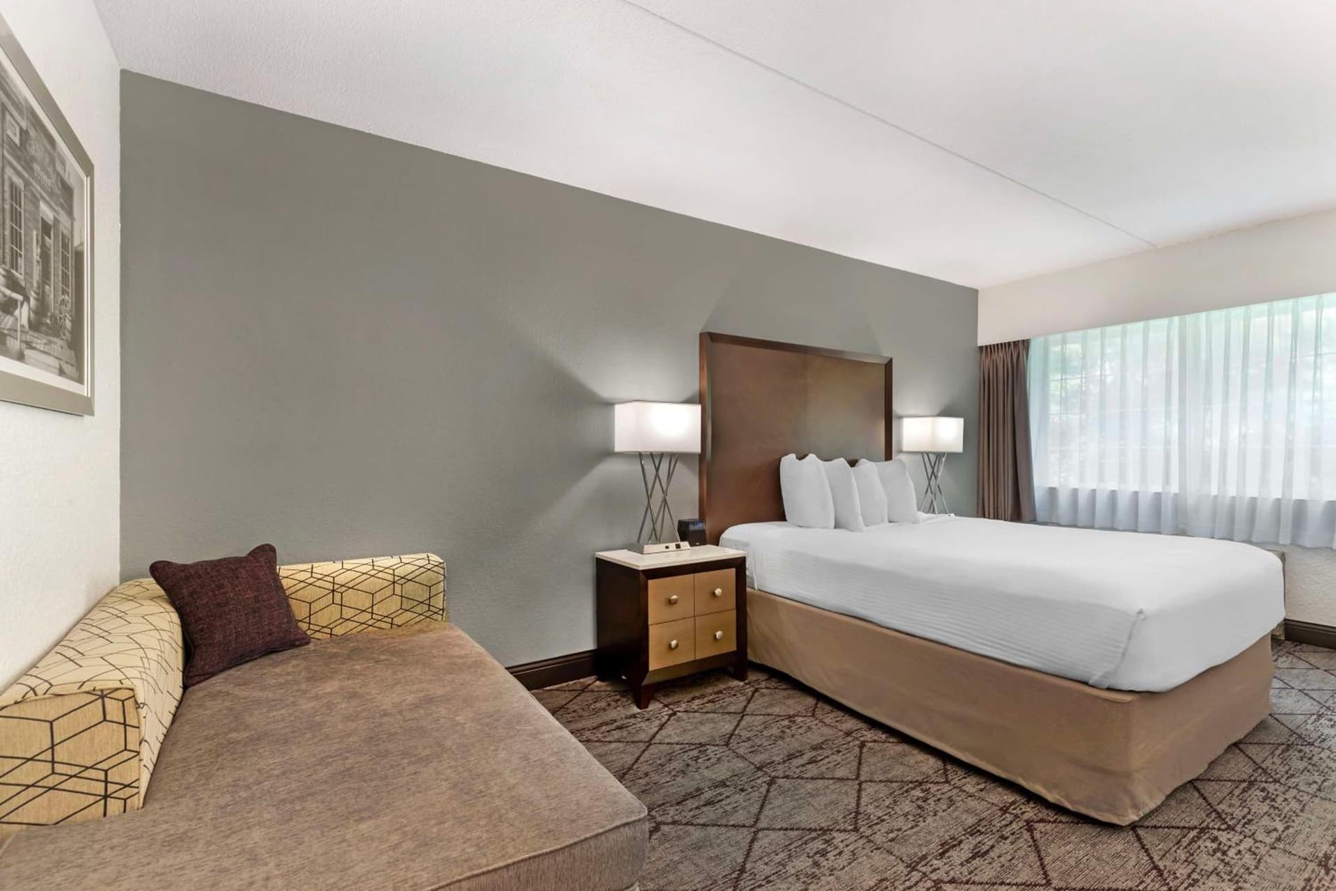Best Western Plus Longbranch Hotel & Convention Center gallery photo in Cedar Rapids, IA — image 7