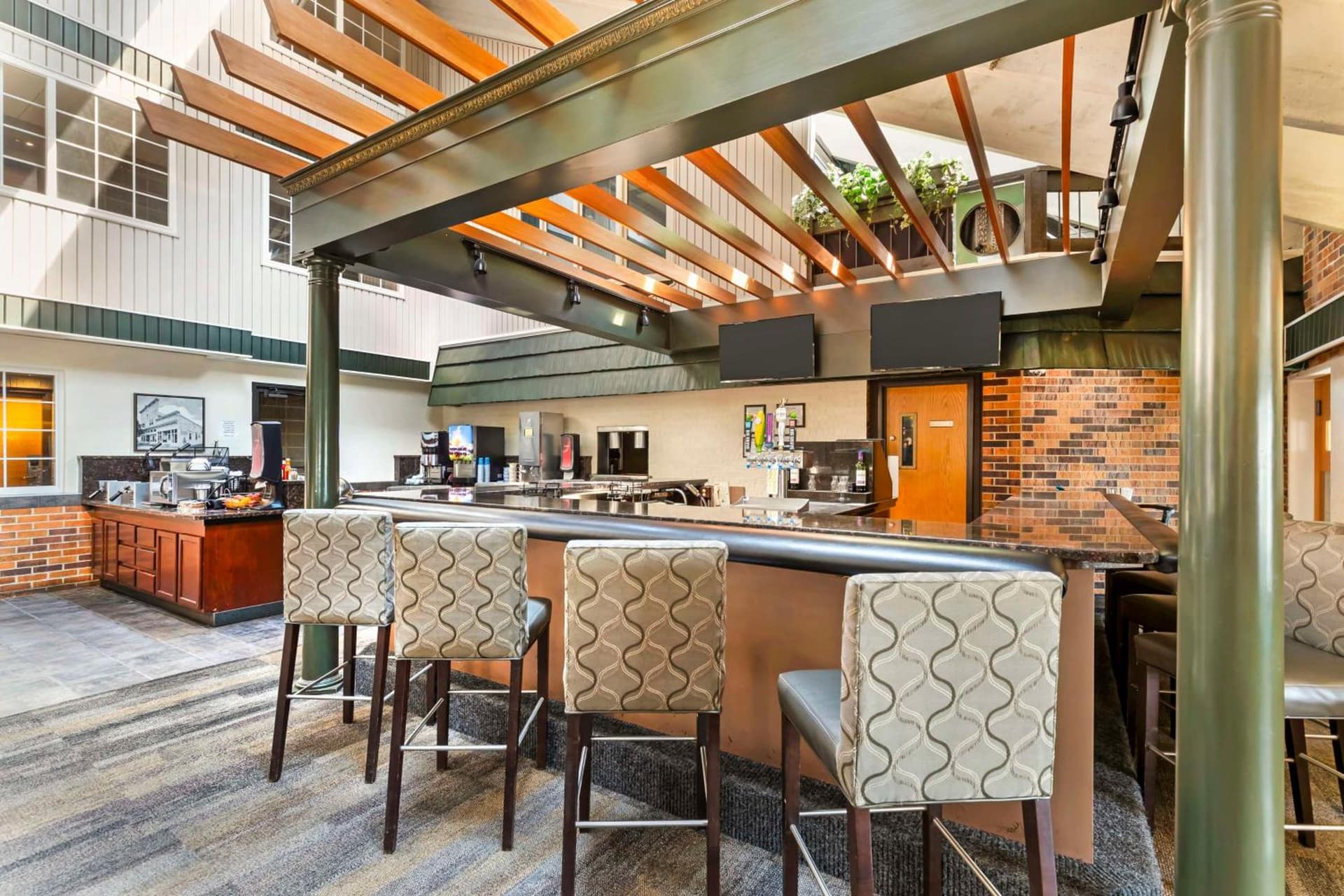 Best Western Plus Longbranch Hotel & Convention Center gallery photo in Cedar Rapids, IA — image 24