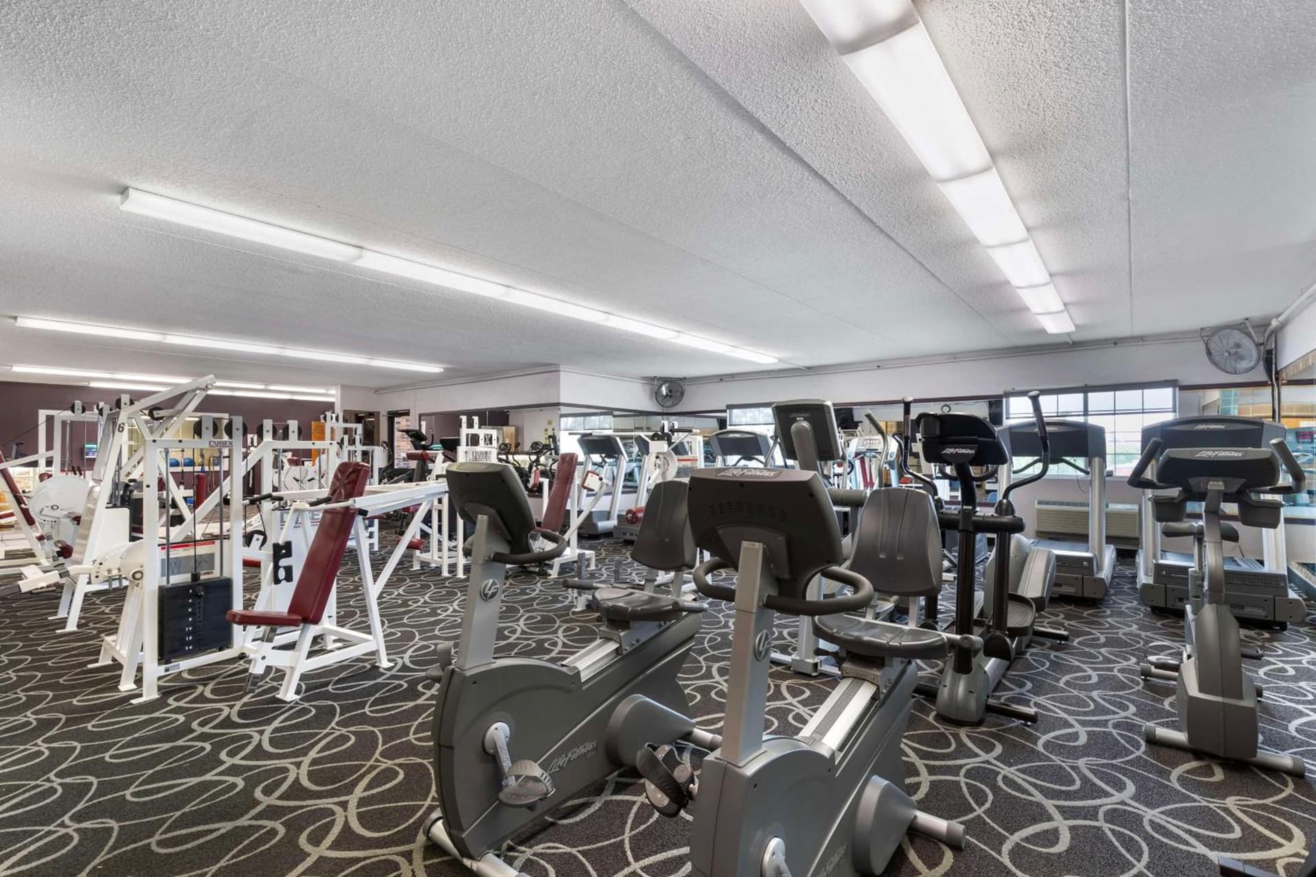 Best Western Plus Longbranch Hotel & Convention Center gallery photo in Cedar Rapids, IA — image 43