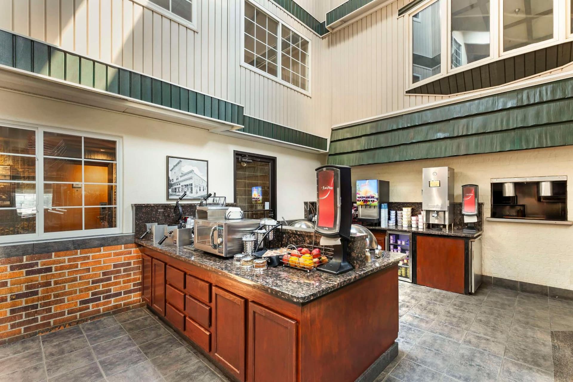 Best Western Plus Longbranch Hotel & Convention Center gallery photo in Cedar Rapids, IA — image 31