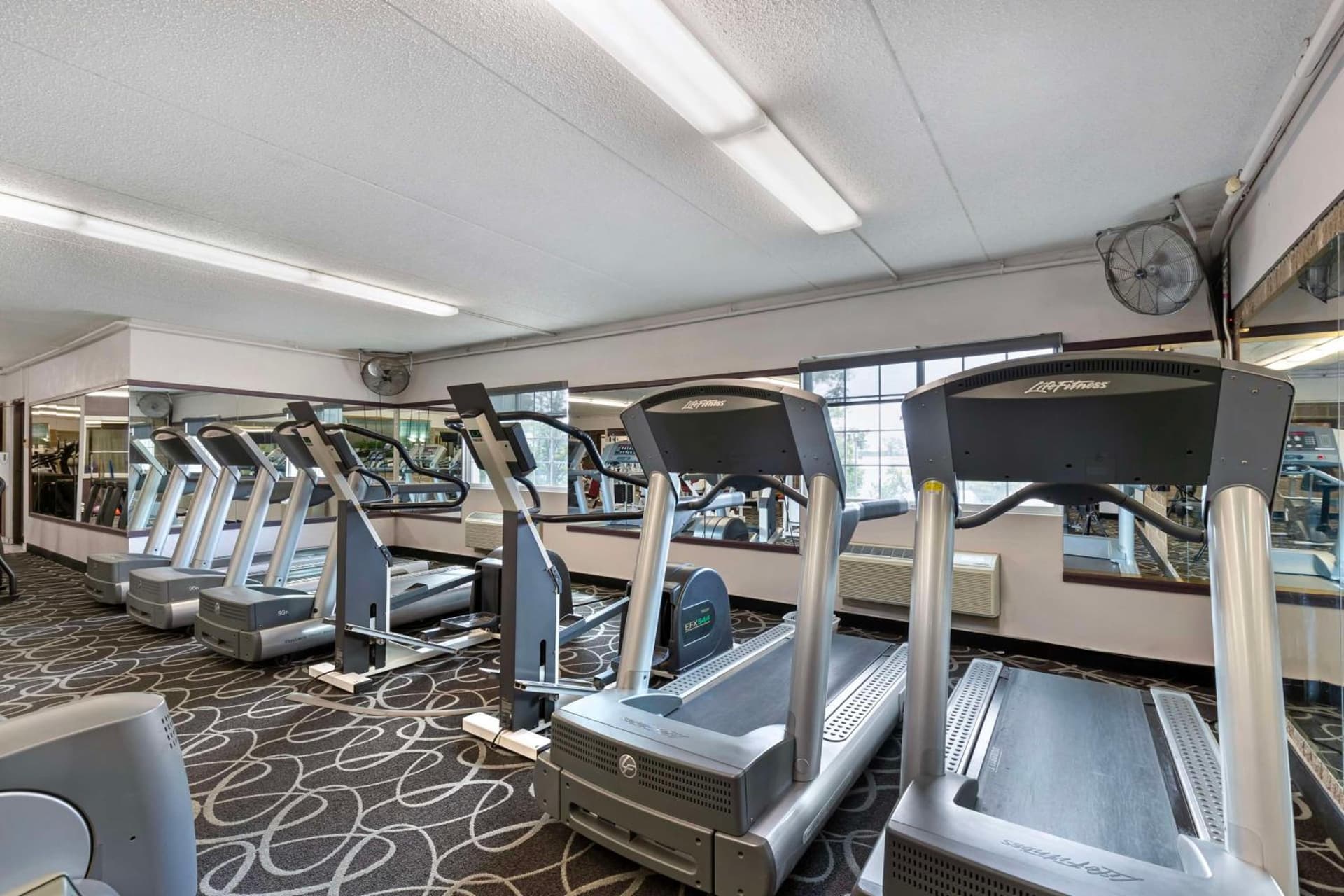 Best Western Plus Longbranch Hotel & Convention Center gallery photo in Cedar Rapids, IA — image 34