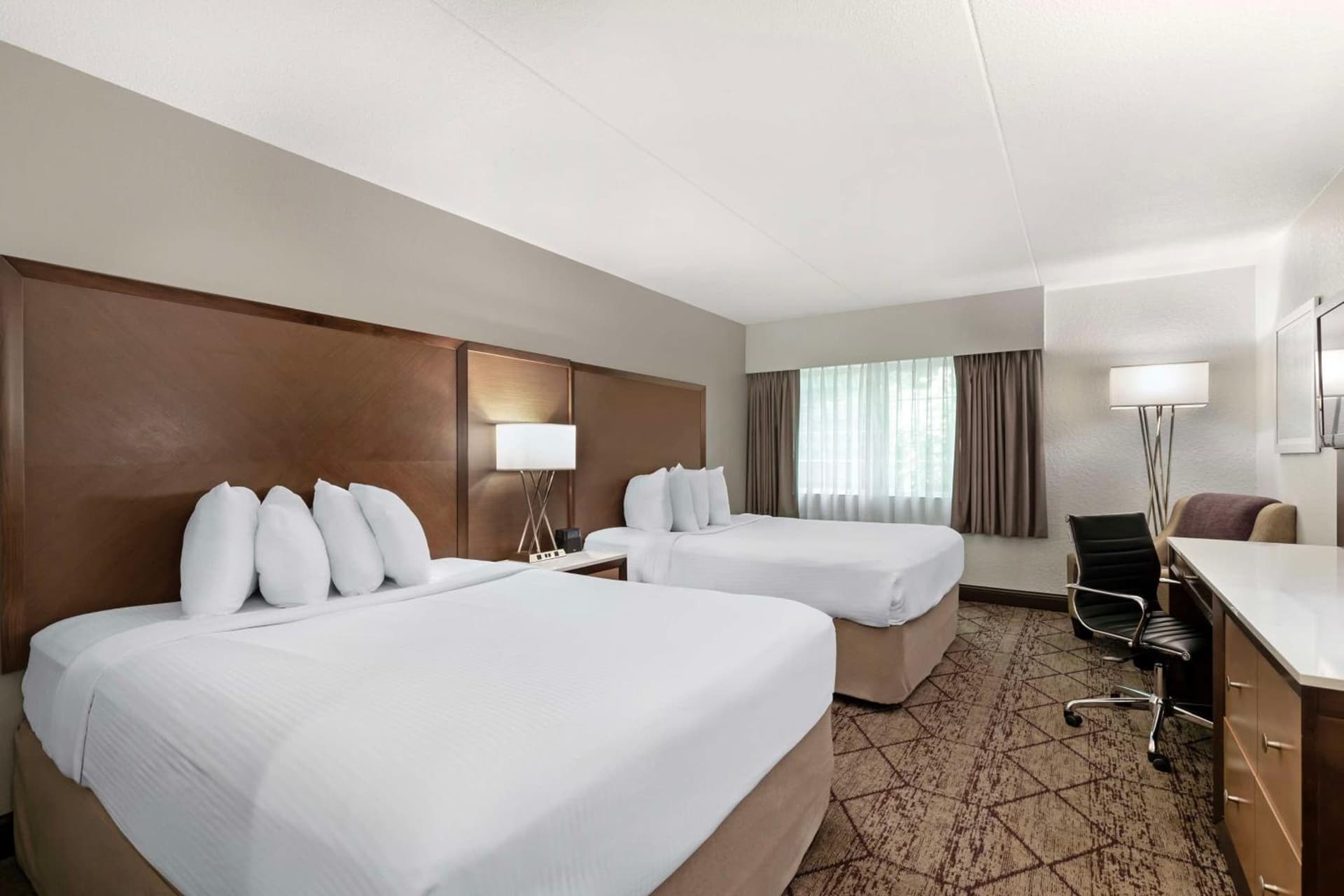 Best Western Plus Longbranch Hotel & Convention Center gallery photo in Cedar Rapids, IA — image 15