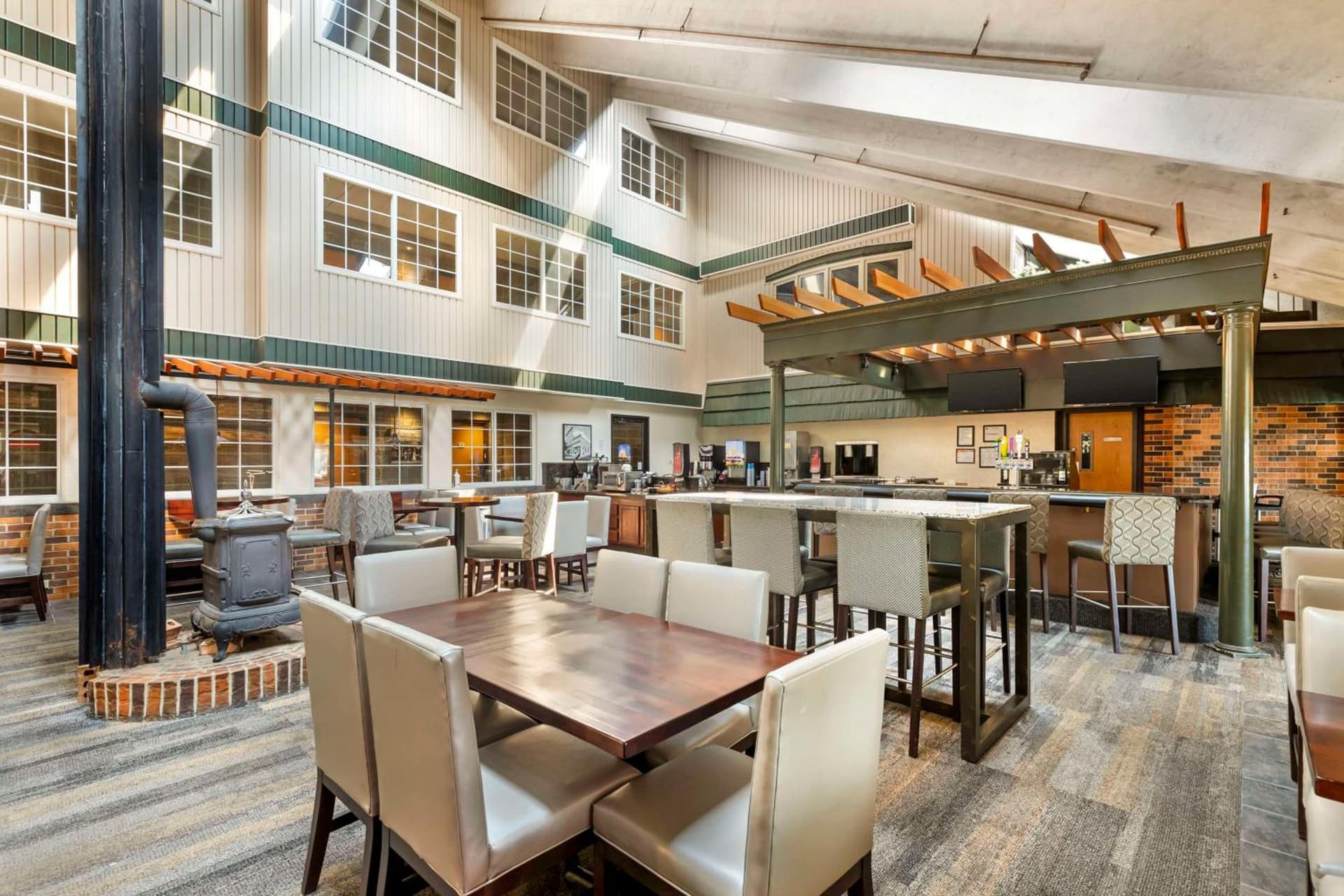 Best Western Plus Longbranch Hotel & Convention Center gallery photo in Cedar Rapids, IA — image 21