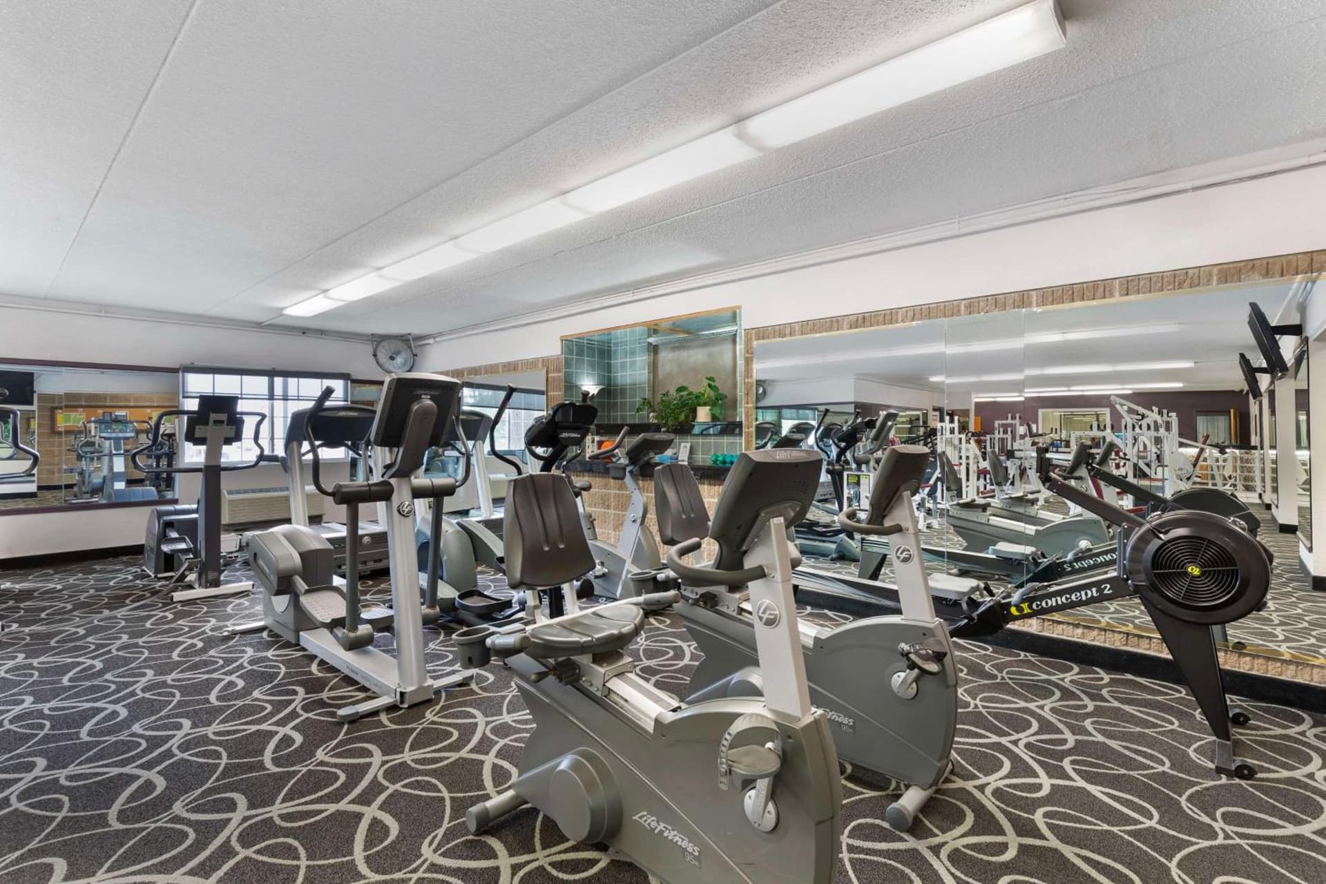 Best Western Plus Longbranch Hotel & Convention Center gallery photo in Cedar Rapids, IA — image 19